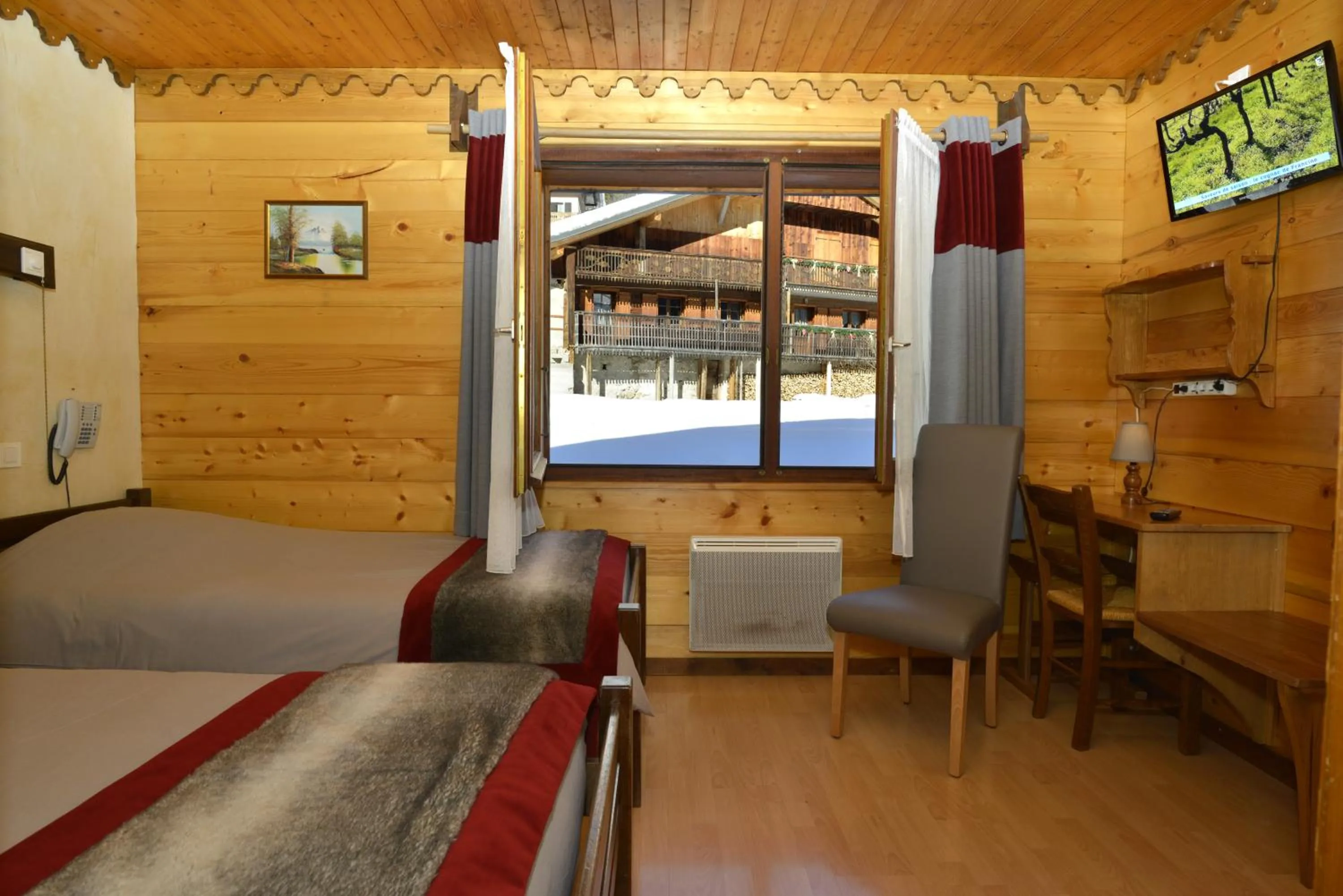 Bedroom, Bed in Hotel Le Ferraillon