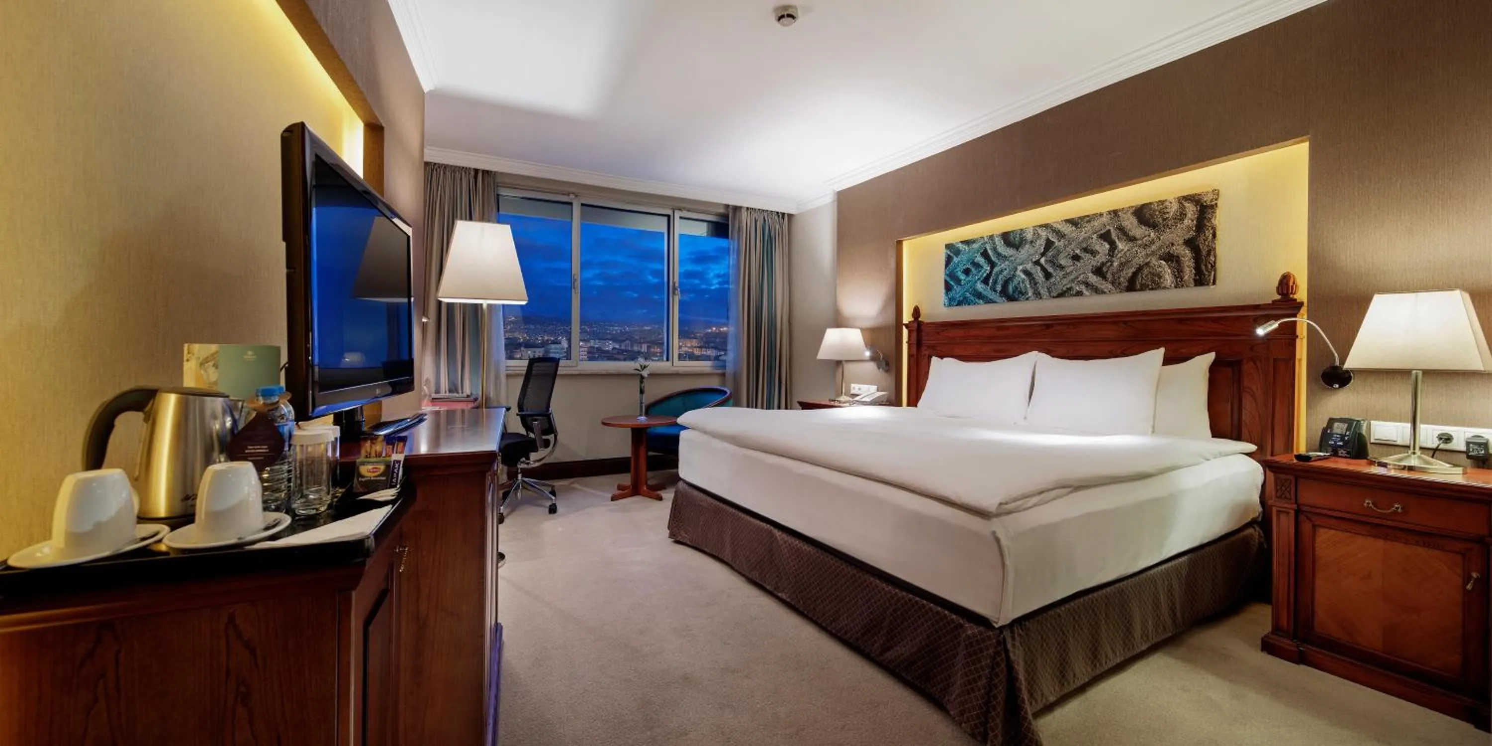 City view, Bed in Wyndham Grand Kayseri