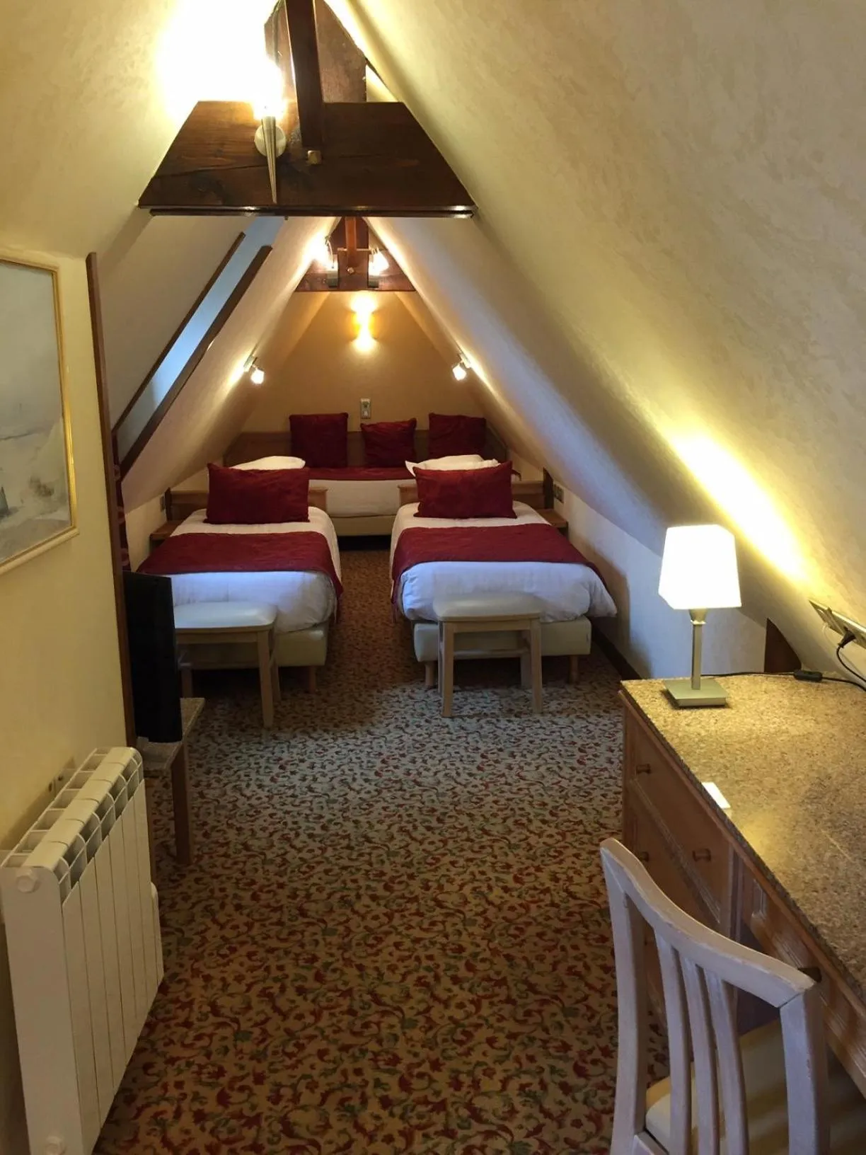 Bed in Hôtel la Croix Blanche