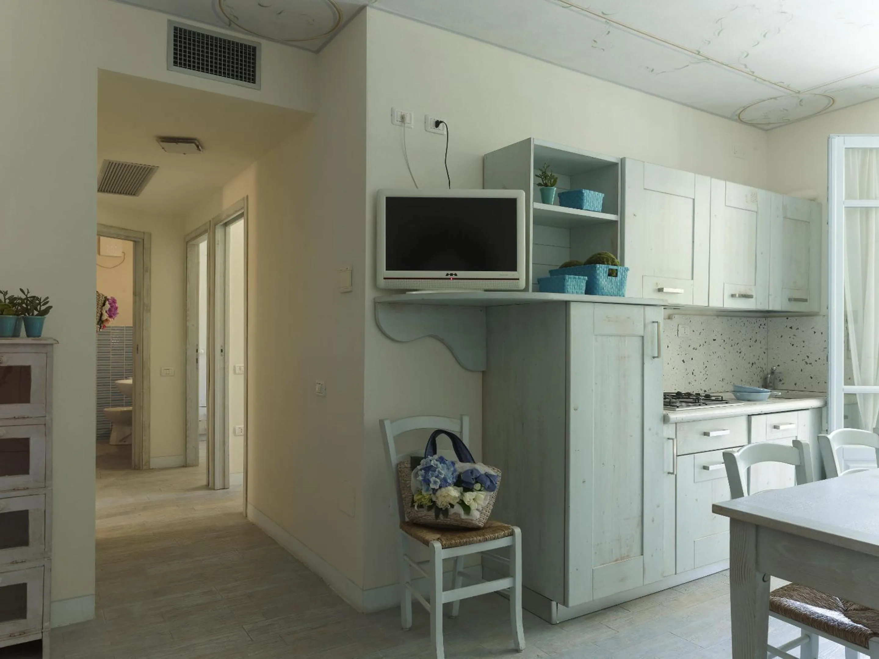 Kitchen or kitchenette in Villa Mazzanta Relais & Hotel