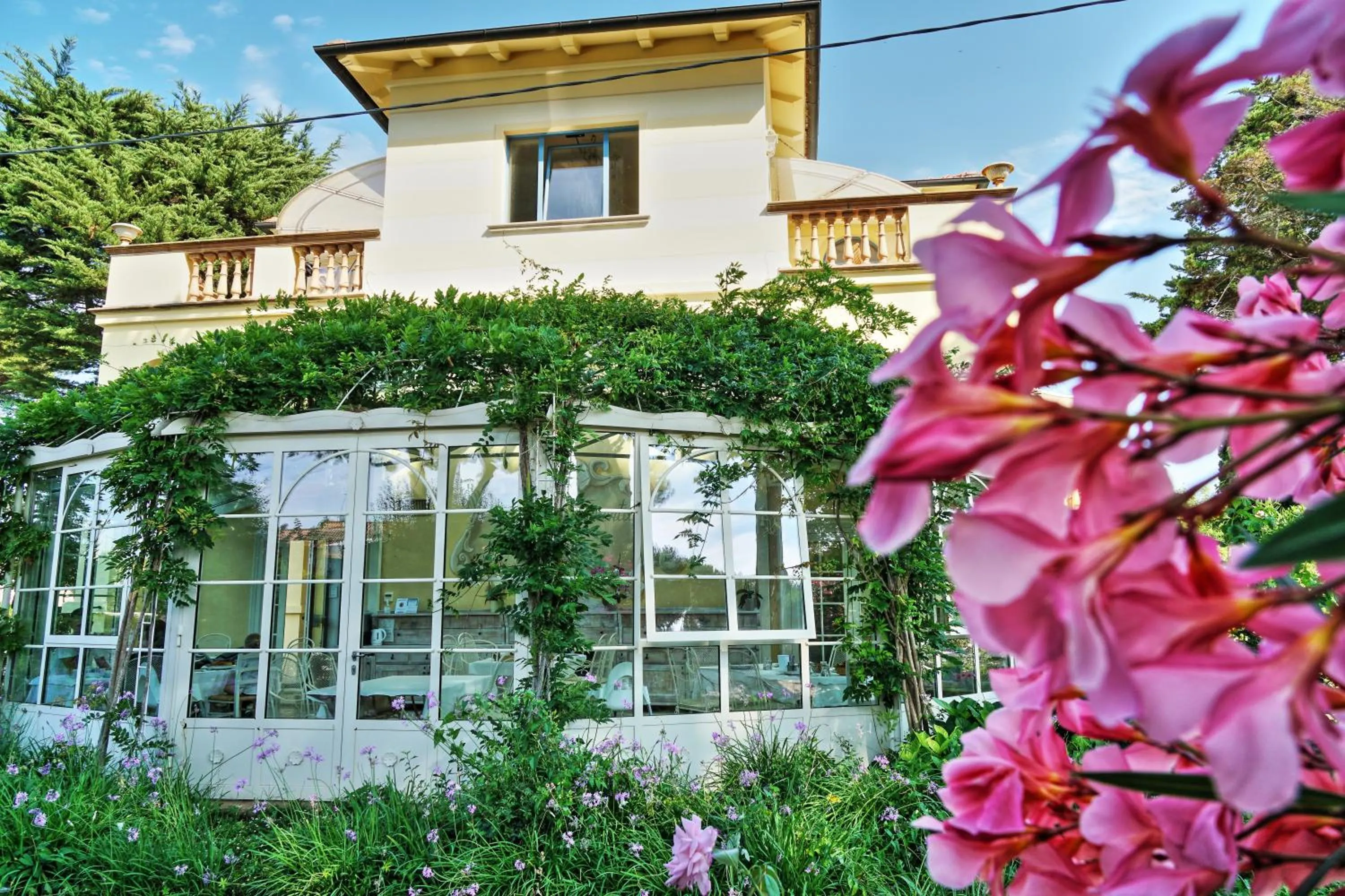 Facade/entrance in Villa Mazzanta Relais & Hotel