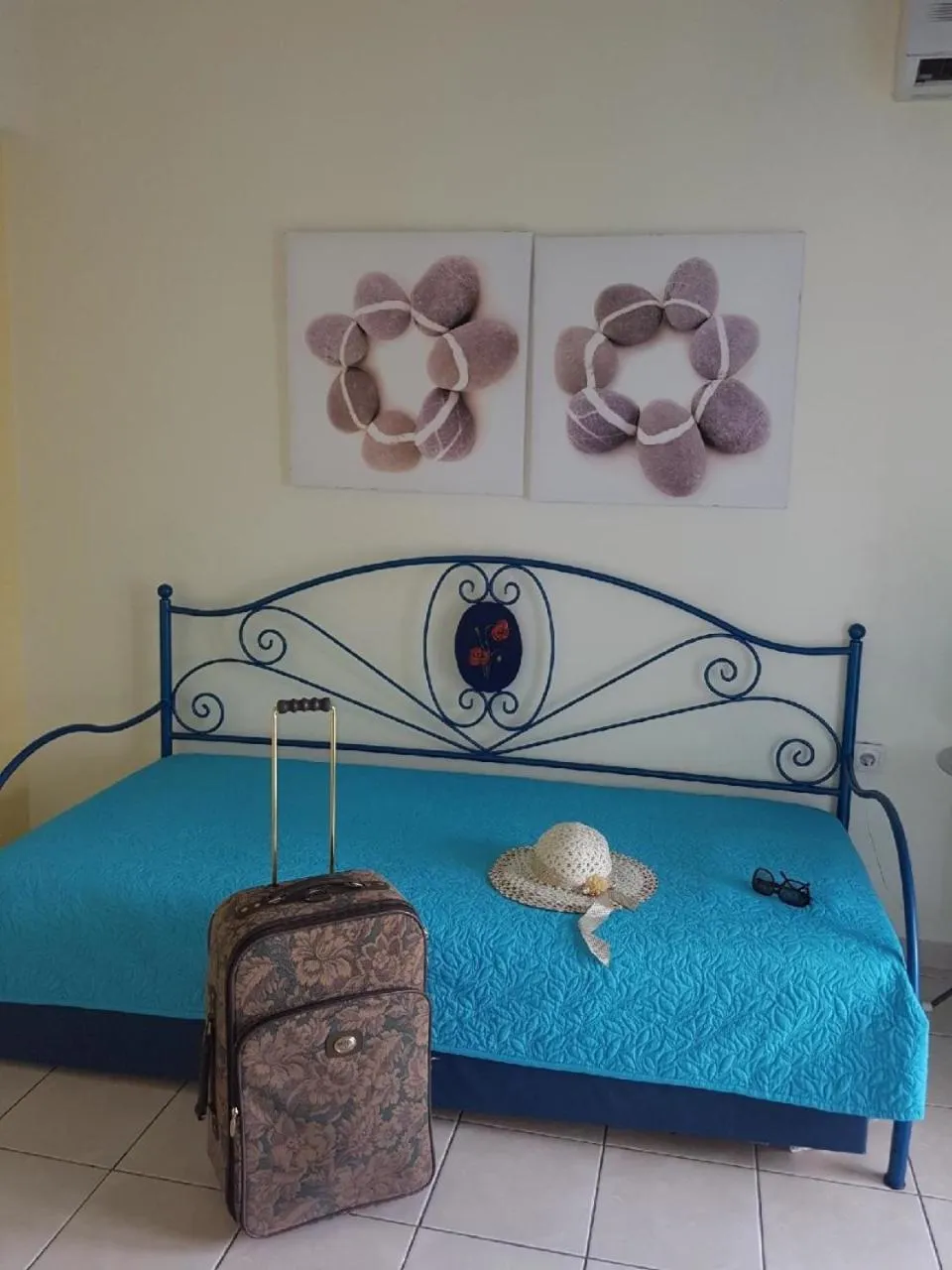 Bed in Villa Dolphins