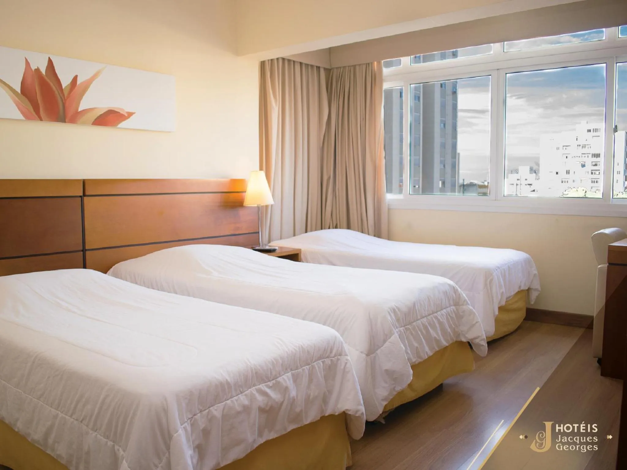 Bed in Hotel Jacques Georges Business