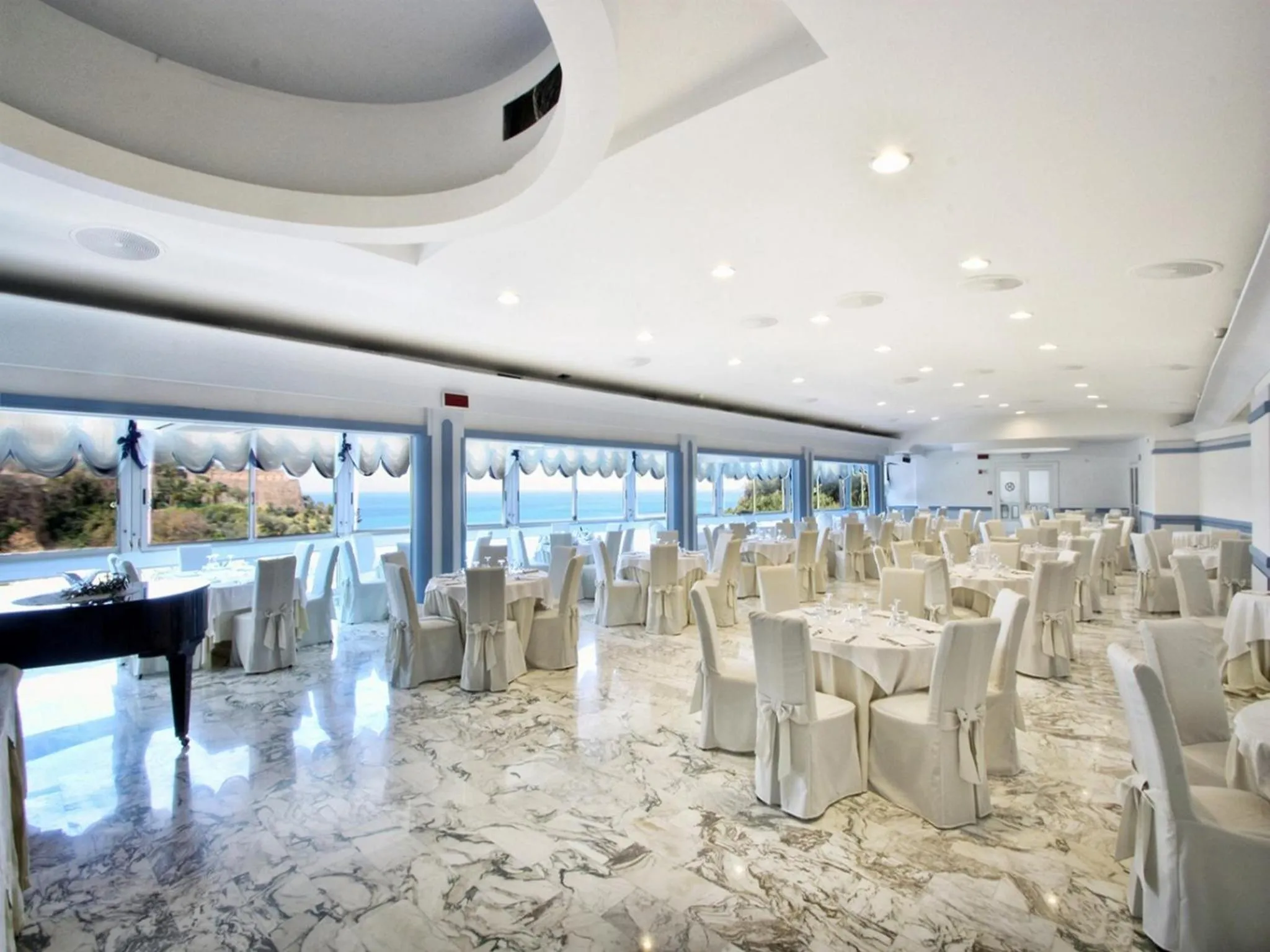Restaurant/places to eat in Hotel Oriente