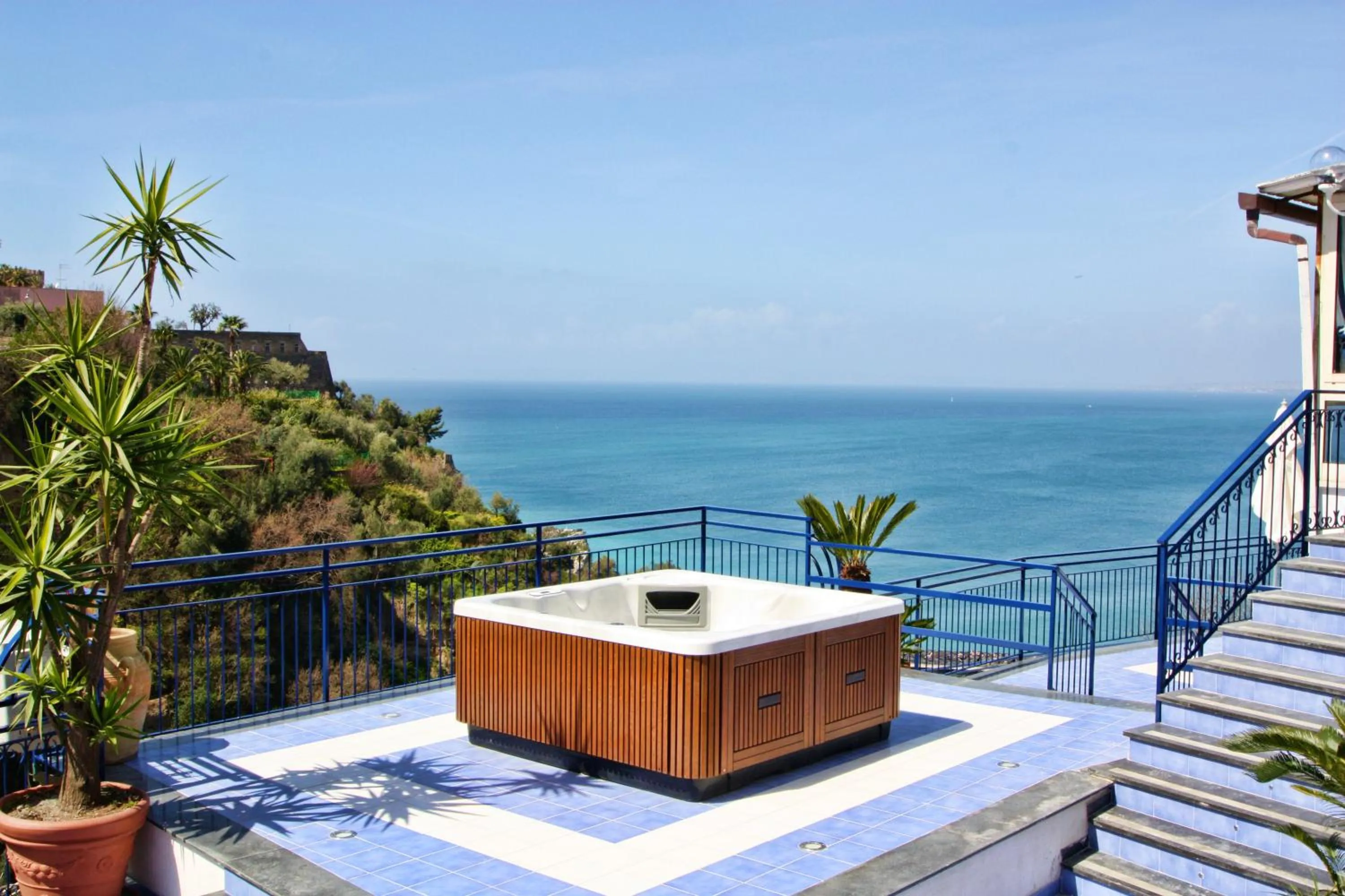 Hot Tub in Hotel Oriente