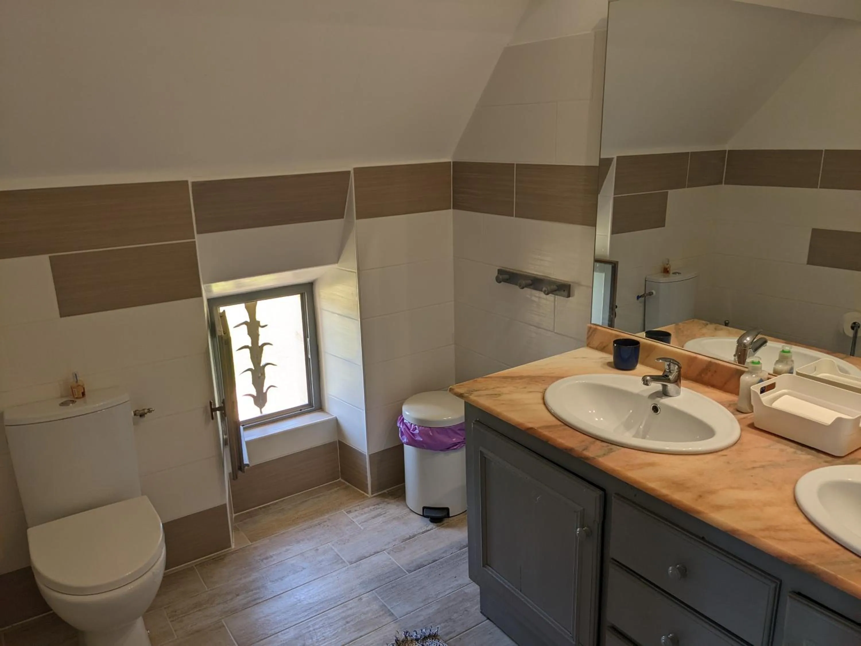 Shower in Domaine de Fleurie