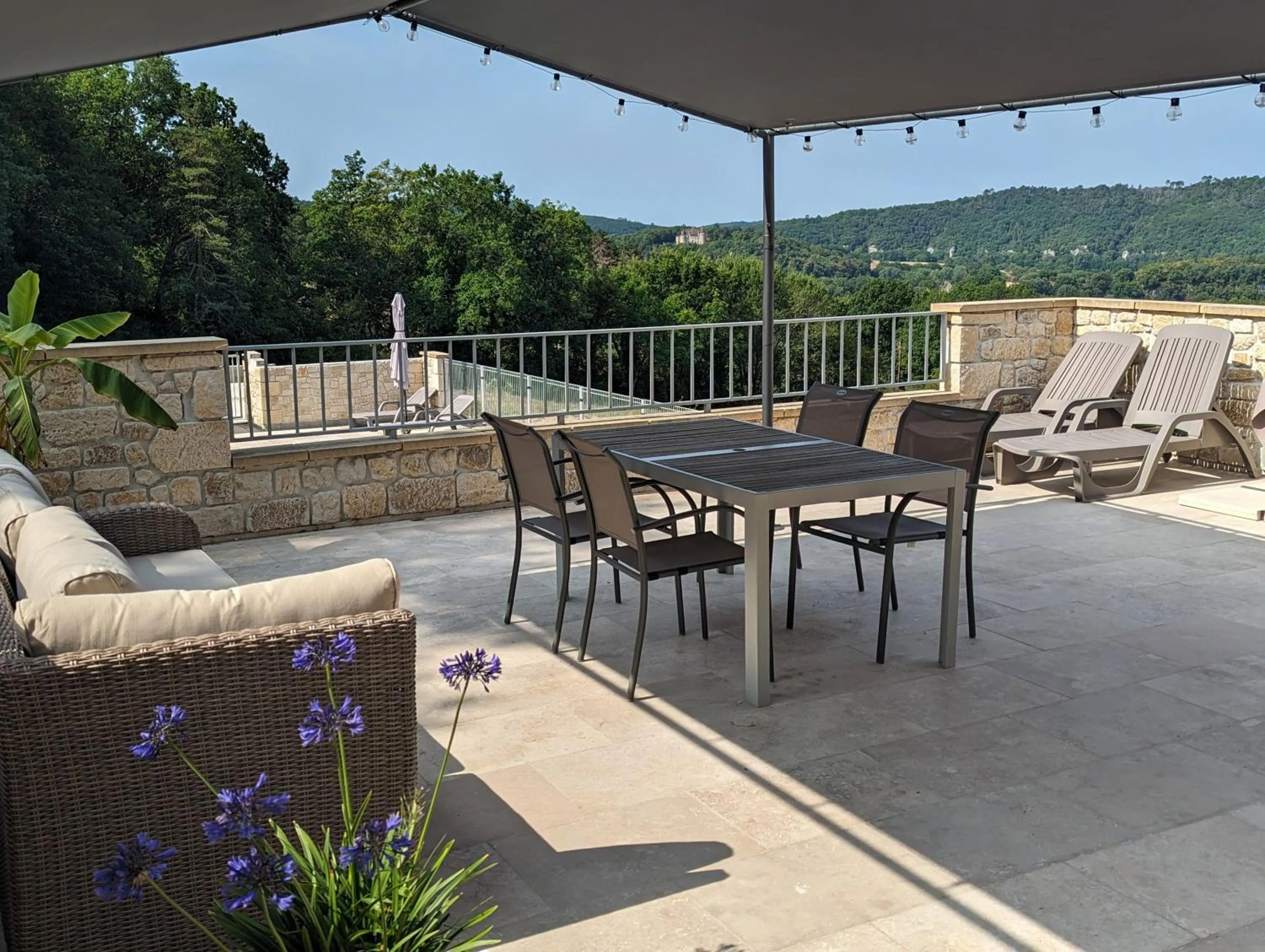 Balcony/Terrace in Domaine de Fleurie
