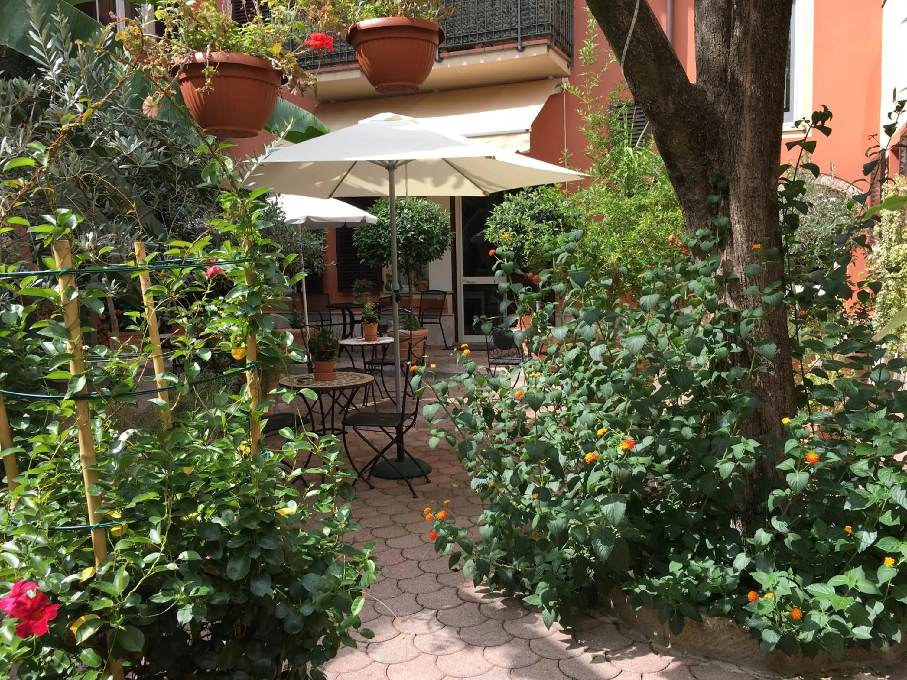 Garden in Residence Gloria