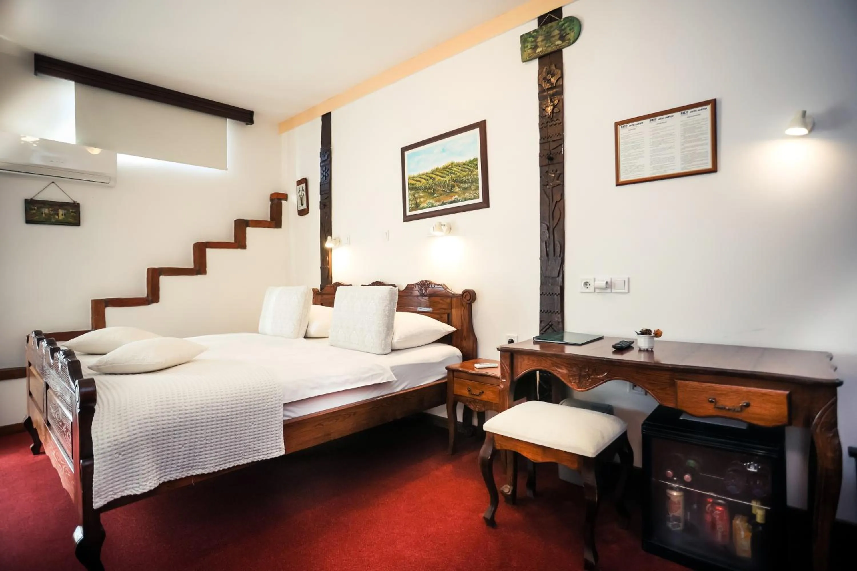 minibar, Bed in Hotel Garten