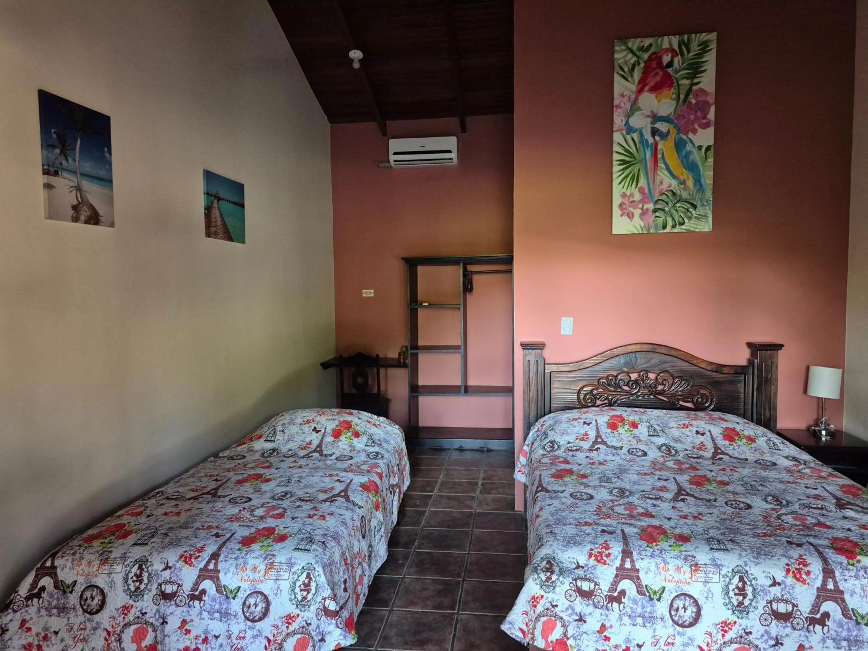 Photo of the whole room, Bed in Hotel El Paraiso Escondido - Costa Rica