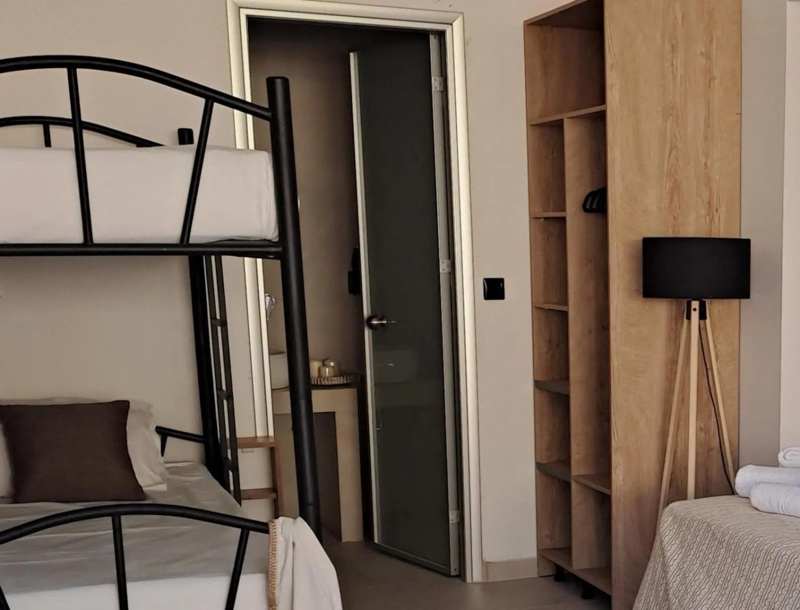 Bed in Beach Hotel Kapahi