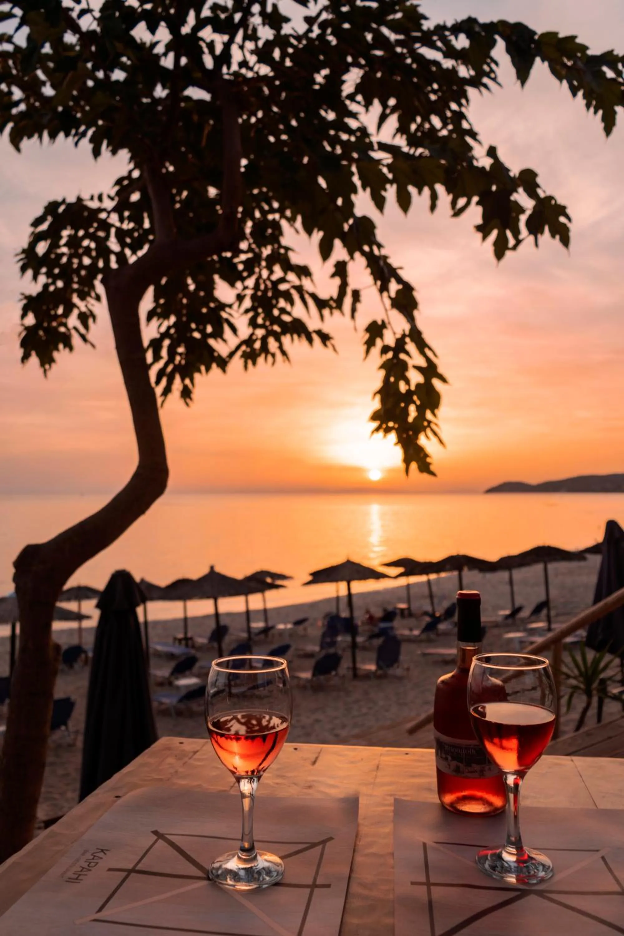 Drinks in Beach Hotel Kapahi