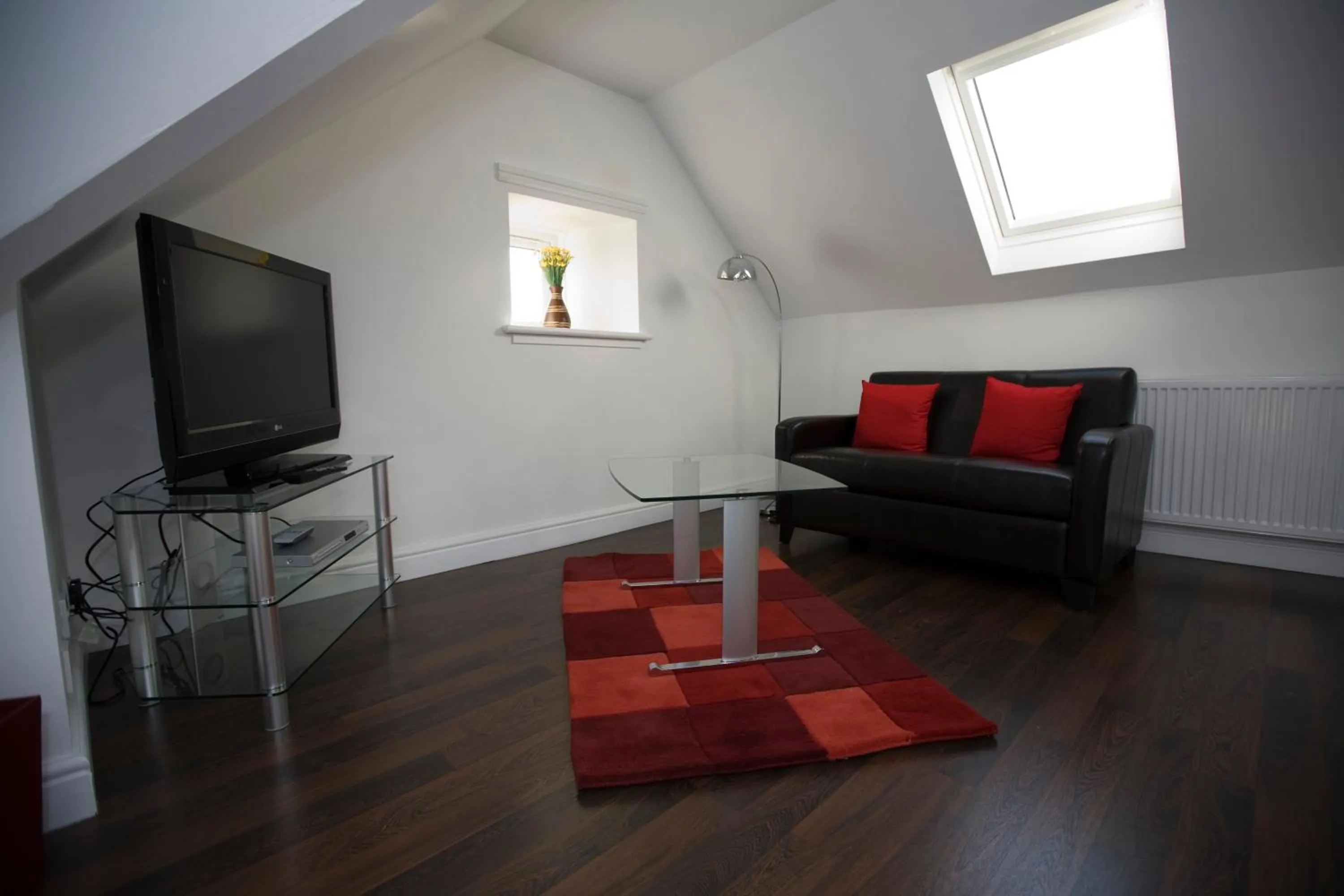 Living room in Aberdeen Serviced Apartments - The Lodge