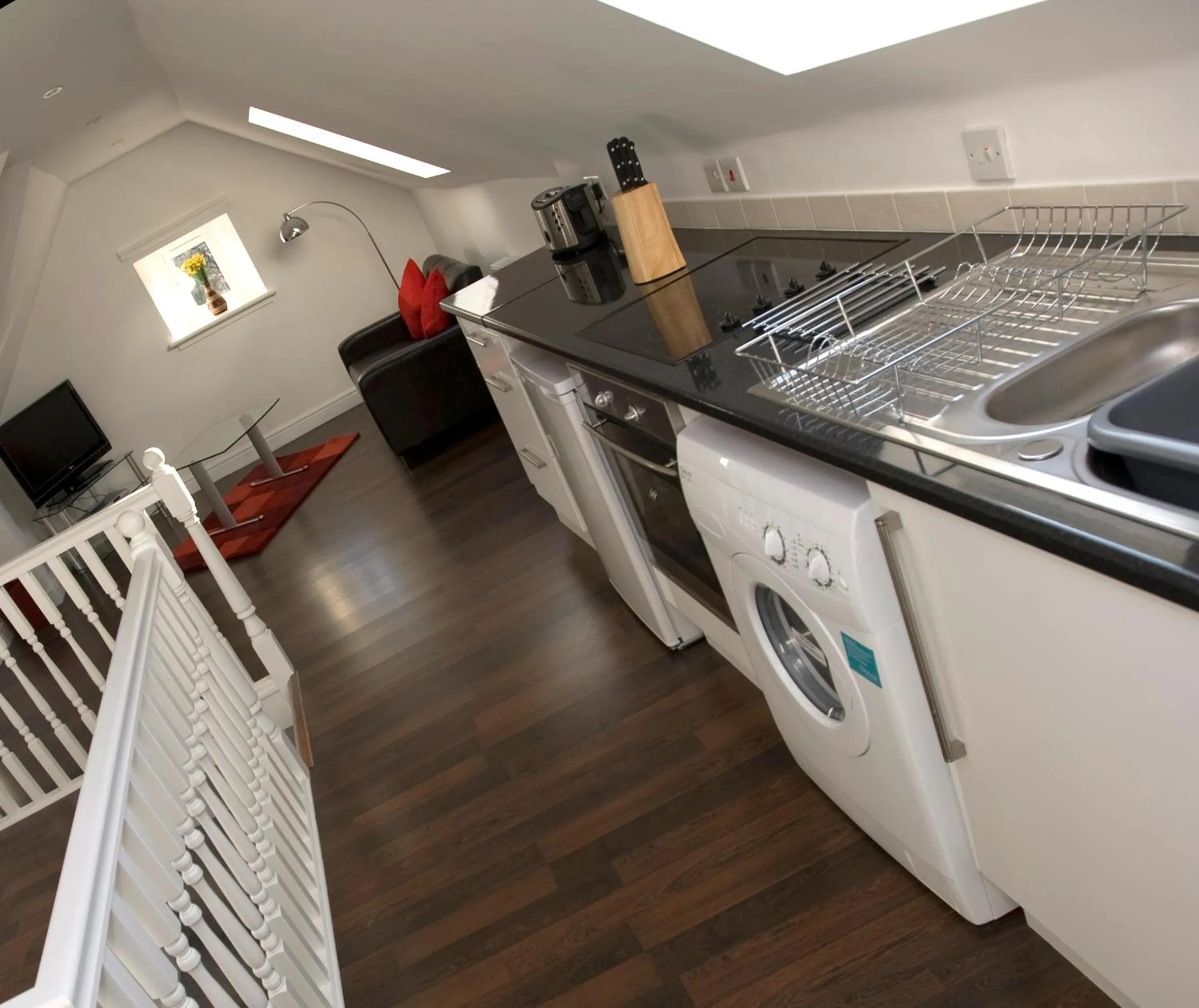 Kitchen or kitchenette in Aberdeen Serviced Apartments - The Lodge