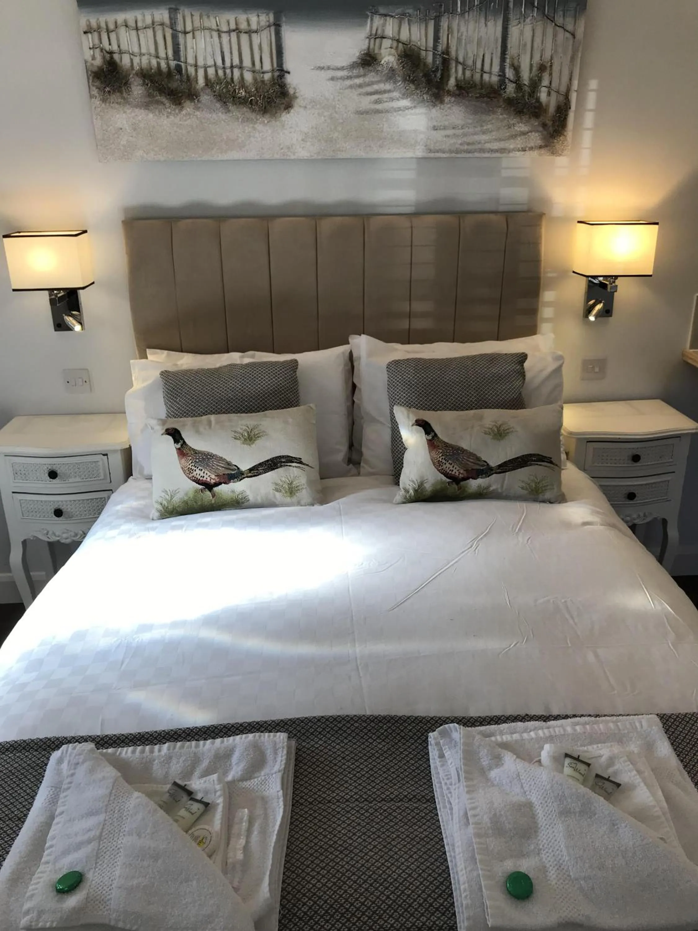 Bedroom, Bed in Old Thatch Bambers Green