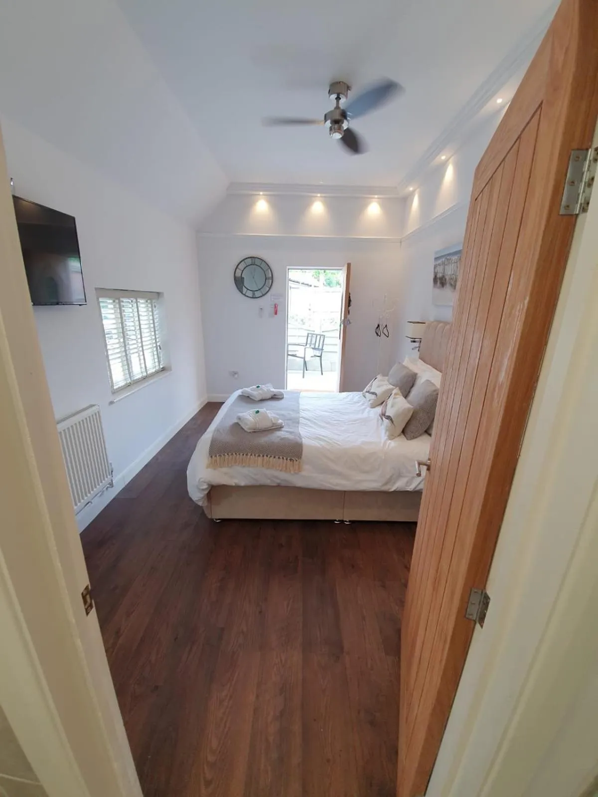 Bedroom, Bed in Old Thatch Bambers Green