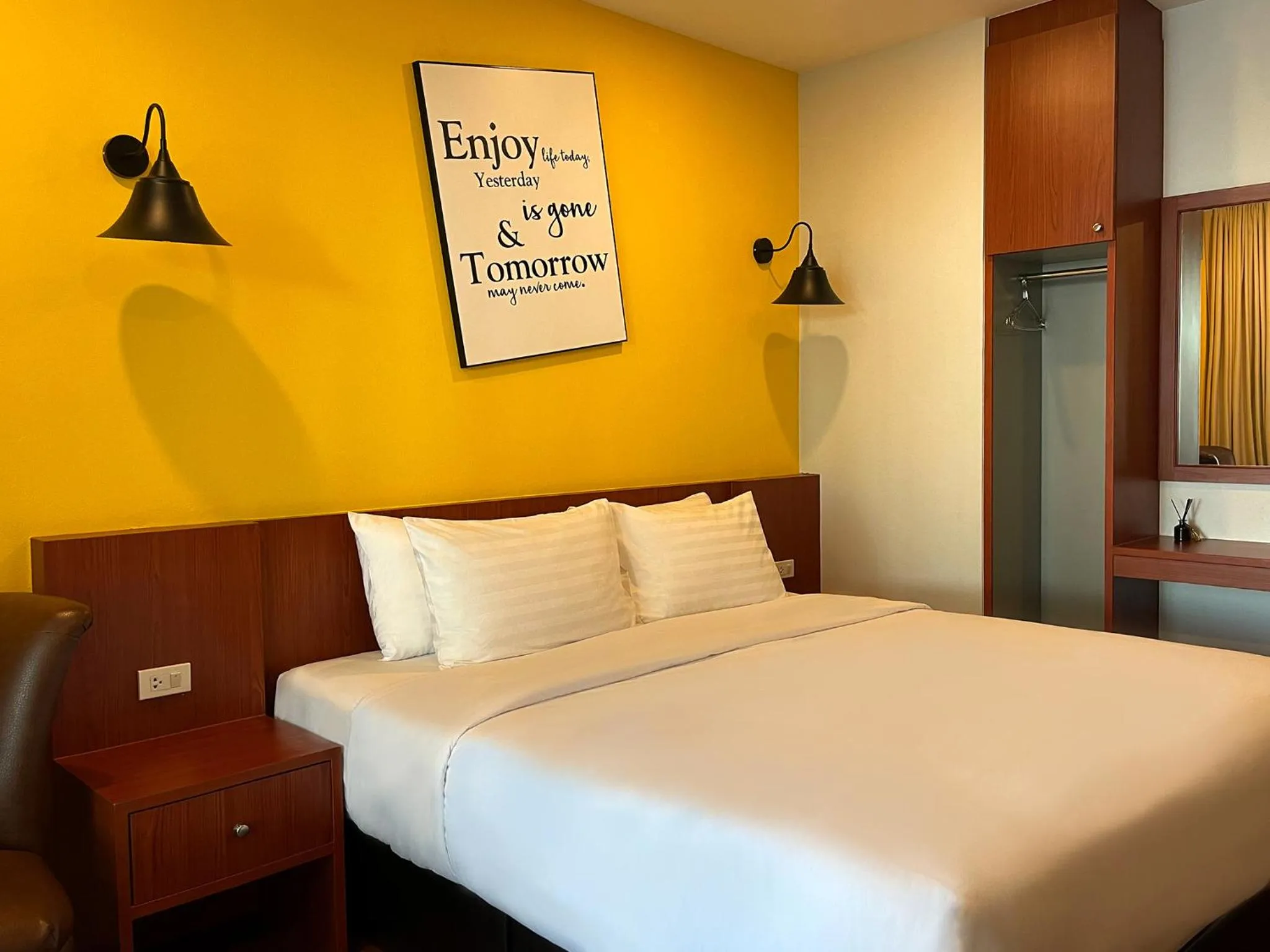 Bedroom, Bed in Blue Orchid Beach Krabi - SHA Certified