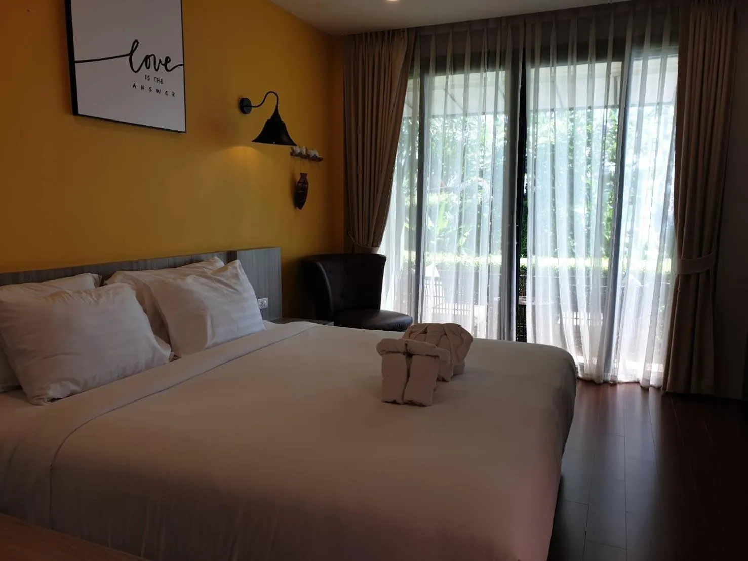 Bedroom, Bed in Blue Orchid Beach Krabi - SHA Certified