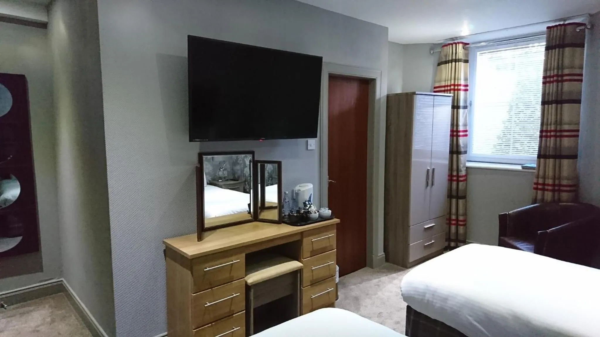 Bedroom, Bed in Redcliffe Hotel