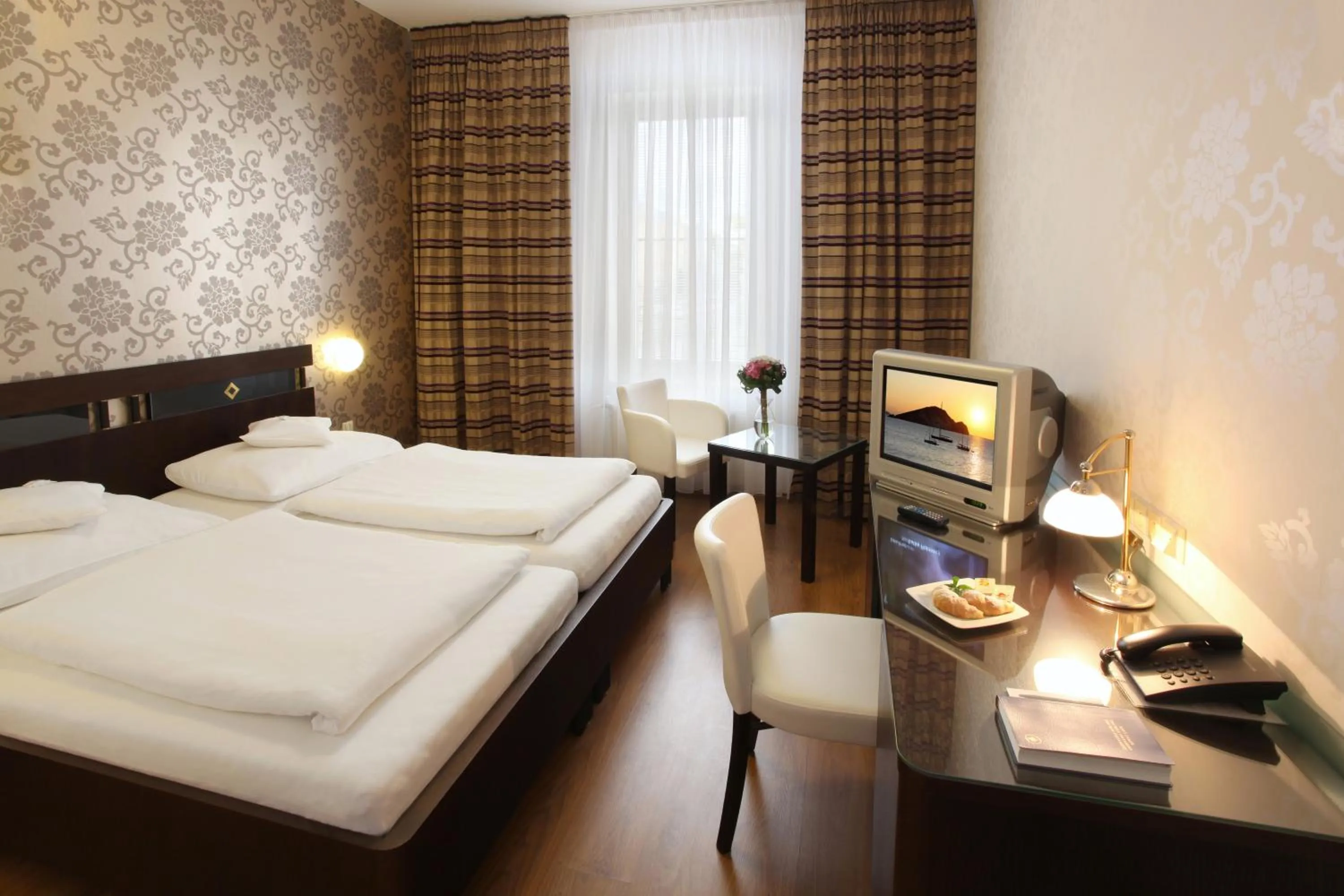 Photo of the whole room, Bed in Hotel Trinity