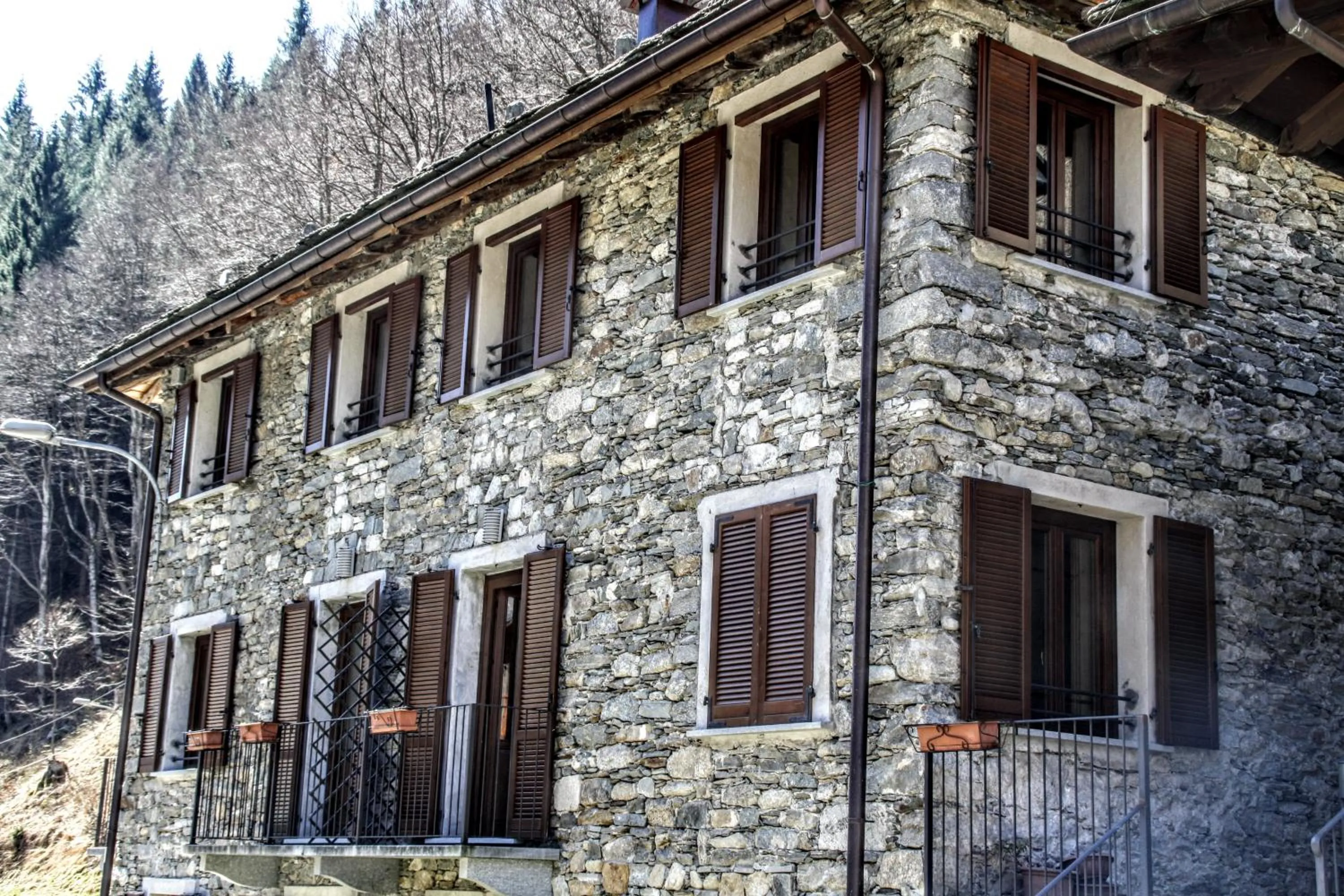 Property building in Casa Rimasco