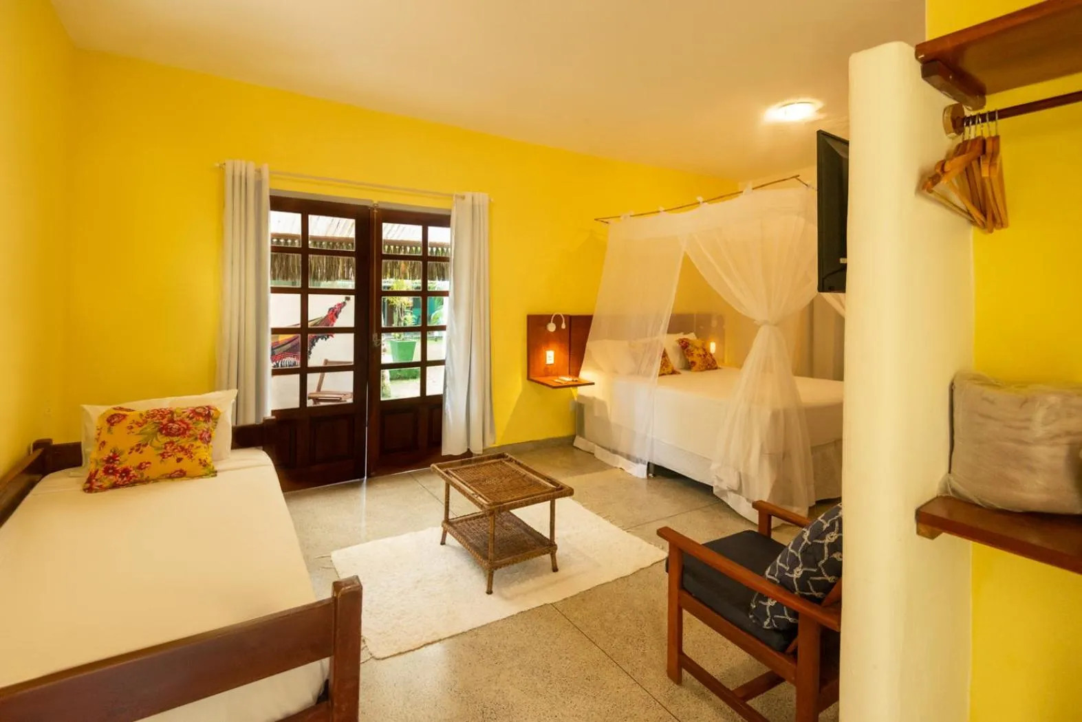 Photo of the whole room, Bed in Travel Inn Pousadas & Beach Club Trancoso