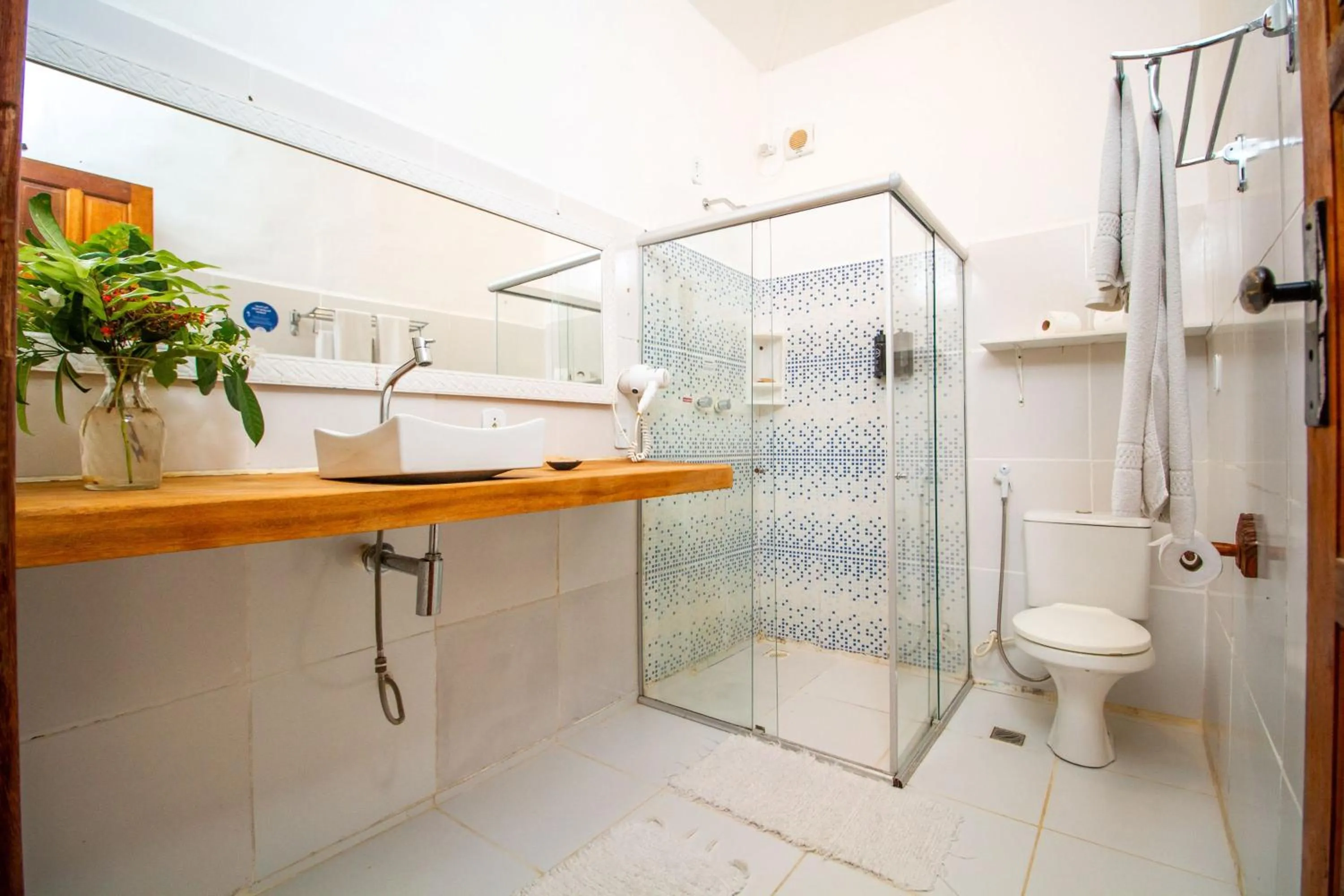 Shower in Travel Inn Pousadas & Beach Club Trancoso