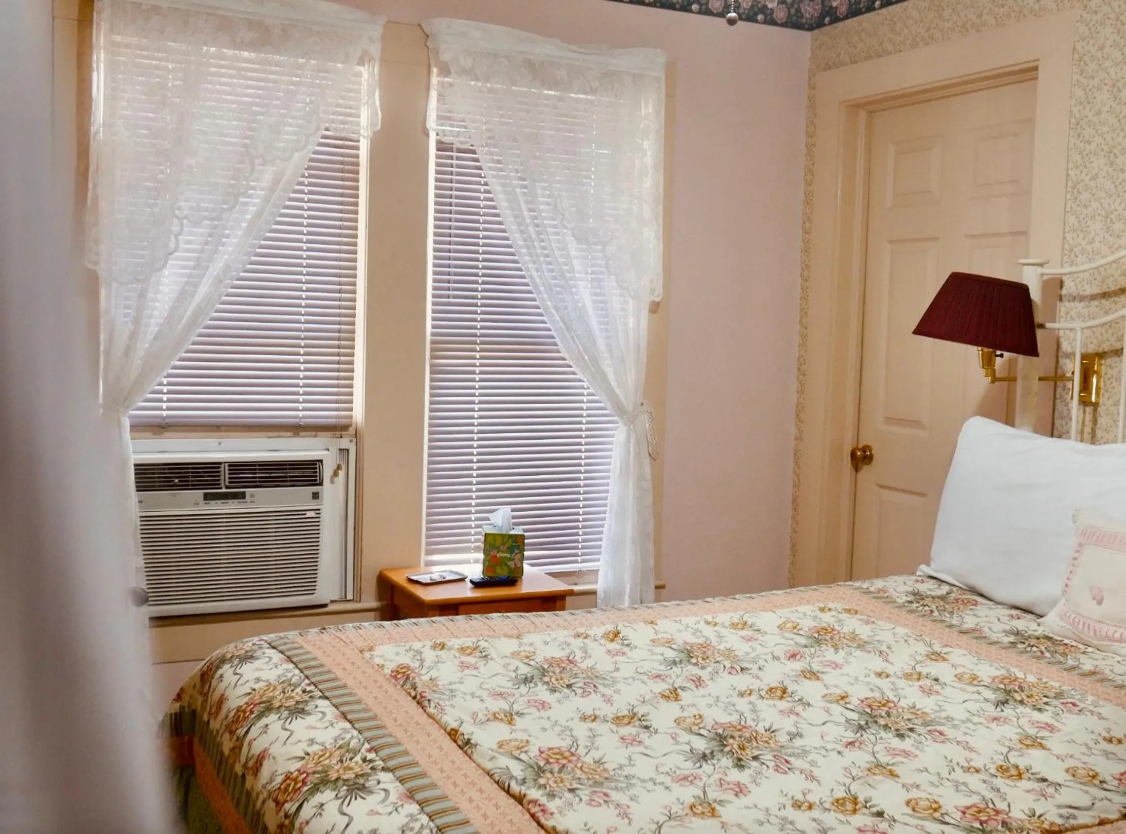 Bed in Wildflower Bed and Breakfast