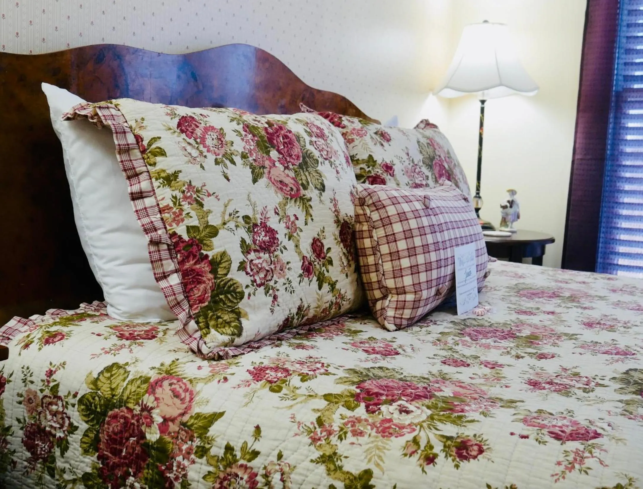 Bed in Wildflower Bed and Breakfast