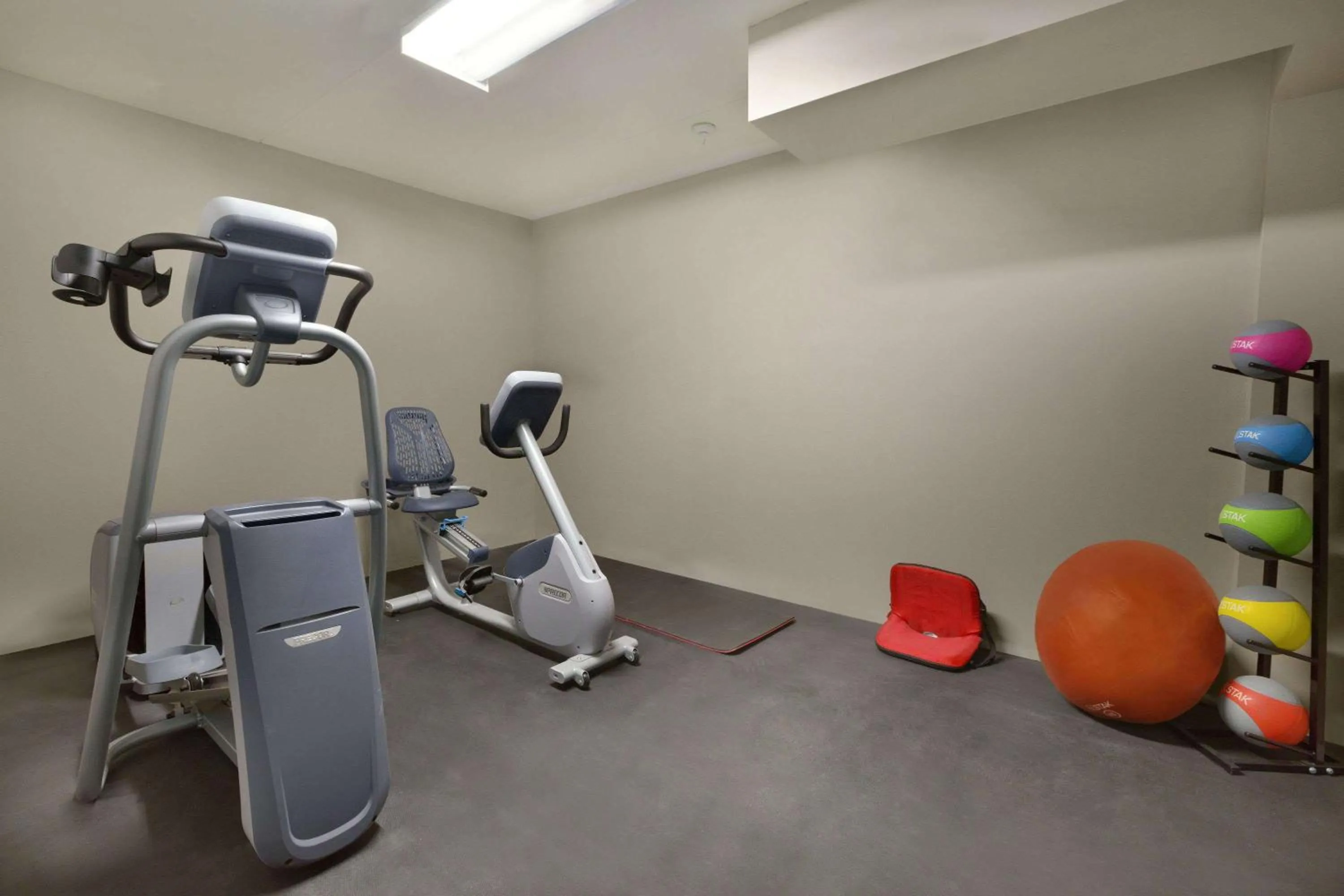 Fitness centre/facilities in Days Inn by Wyndham Stouffville