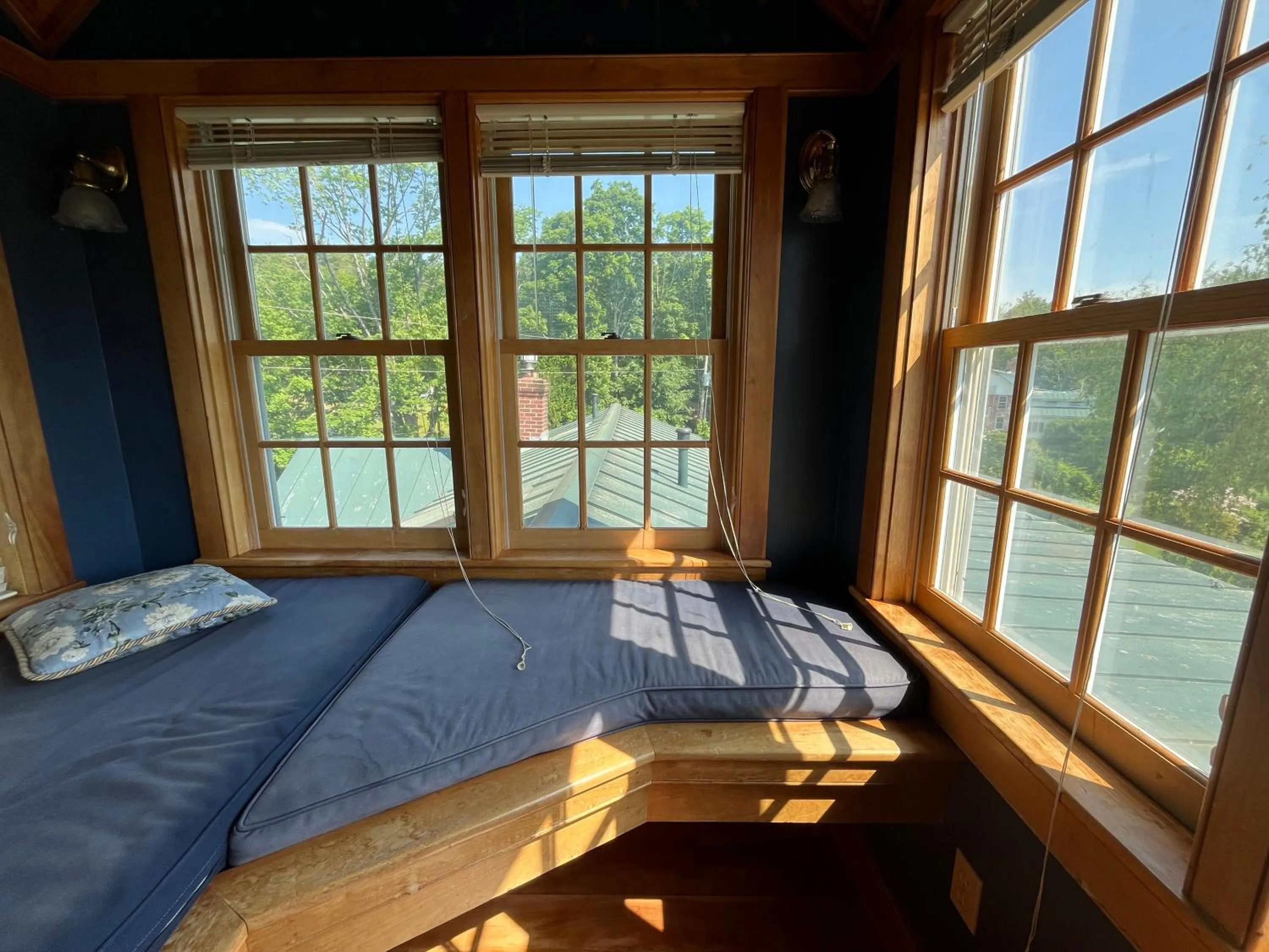 Bed in Windham Hill Inn