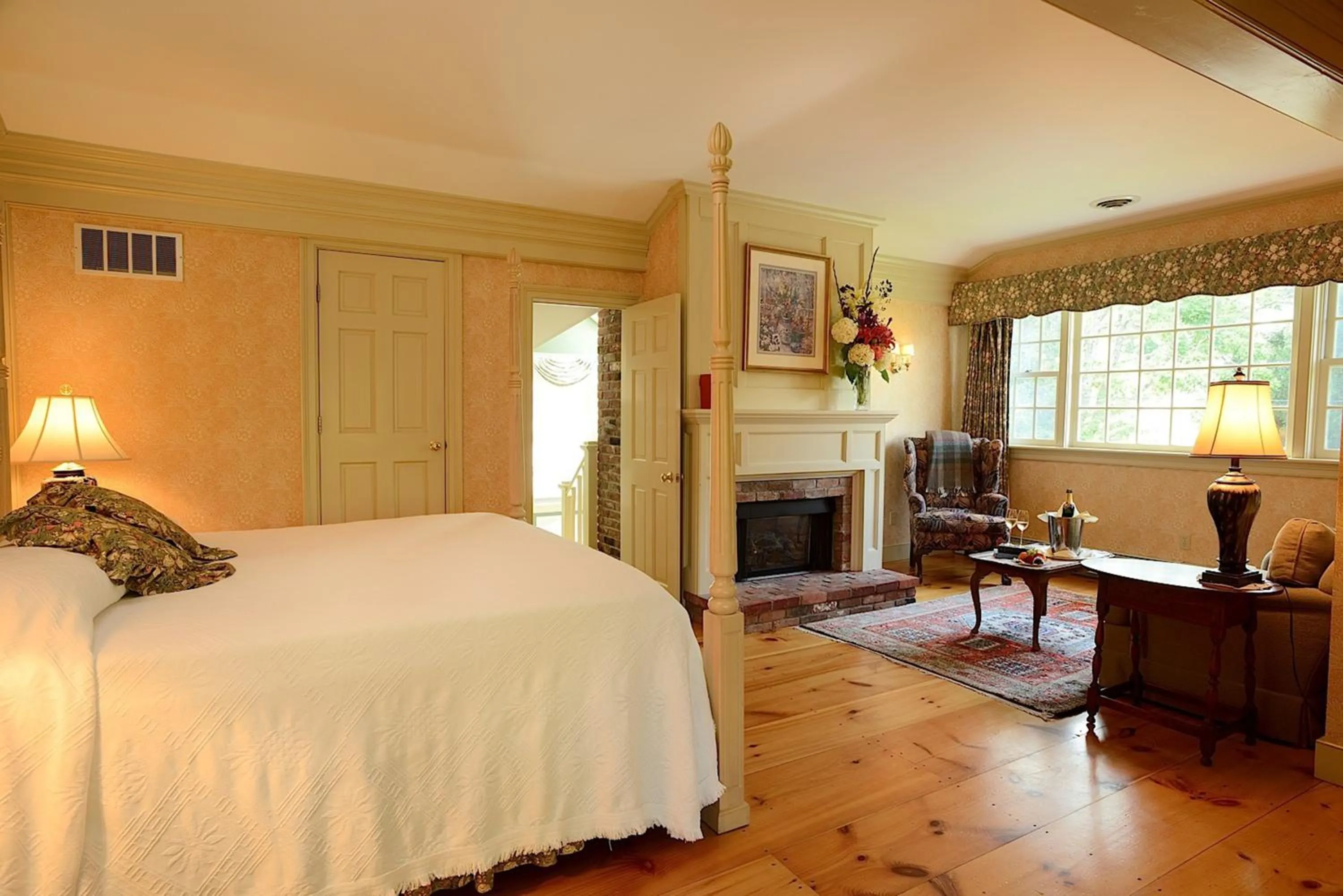 Photo of the whole room, Bed in Windham Hill Inn