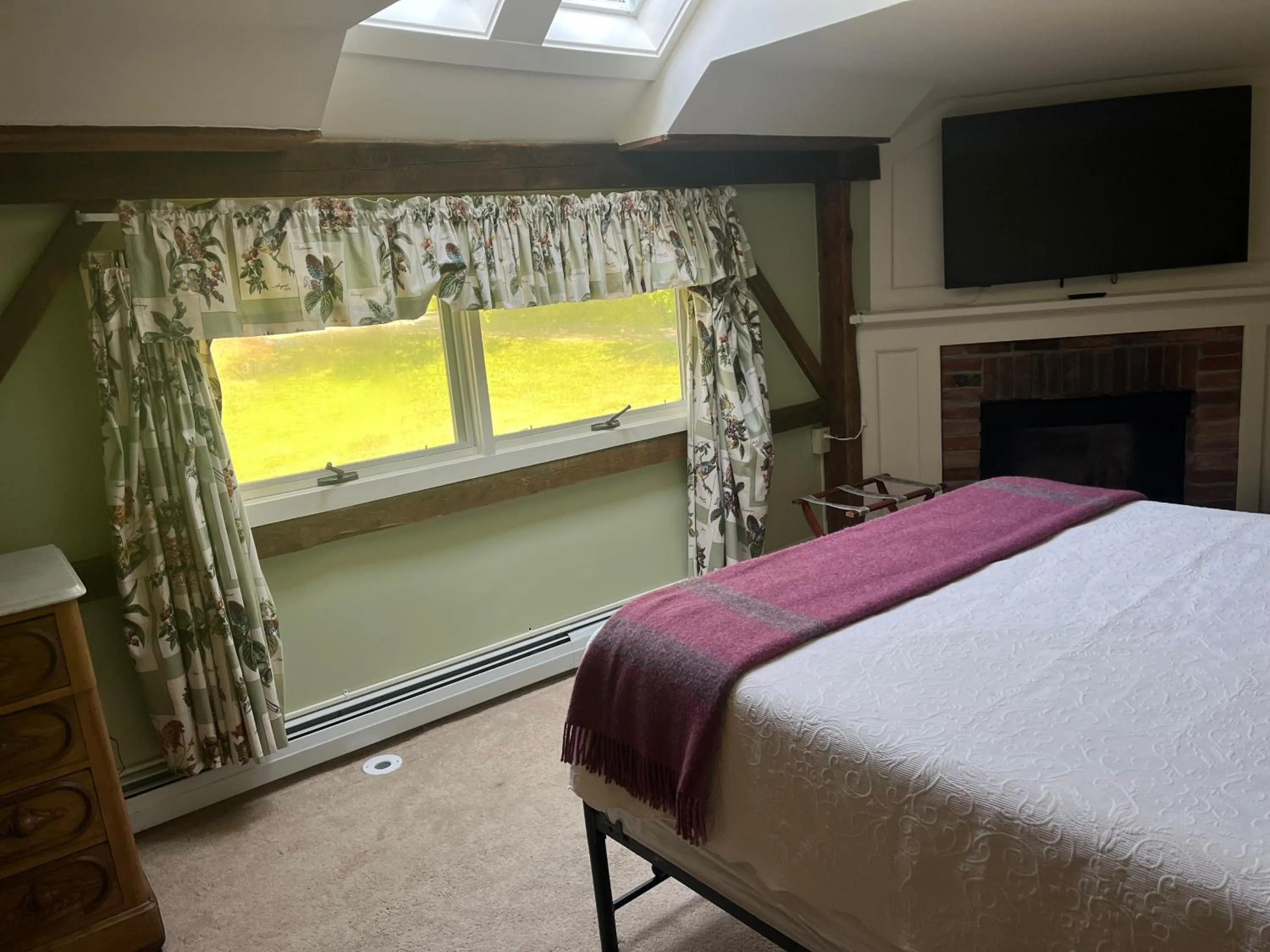 Bed in Windham Hill Inn