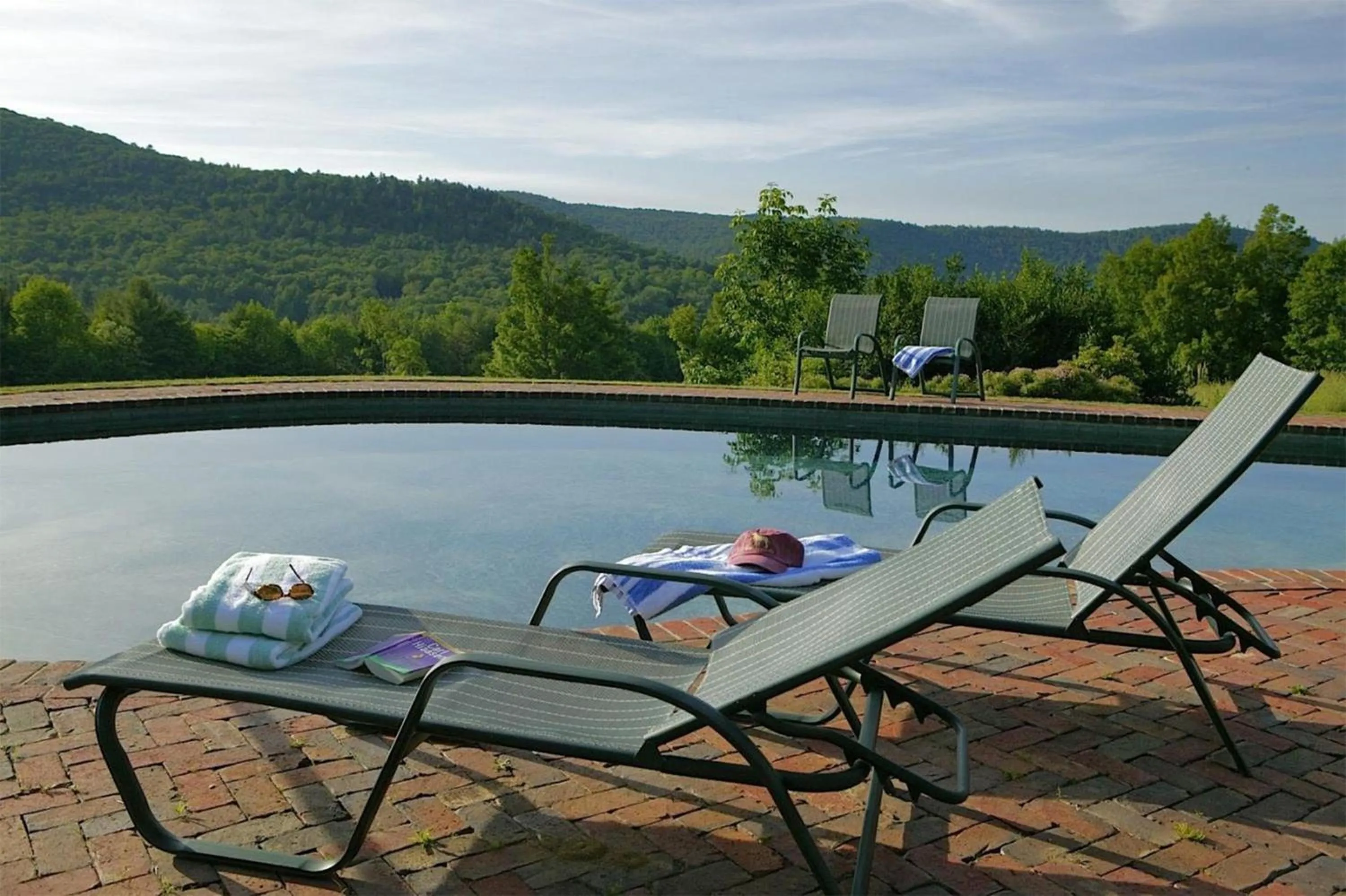 Swimming pool in Windham Hill Inn