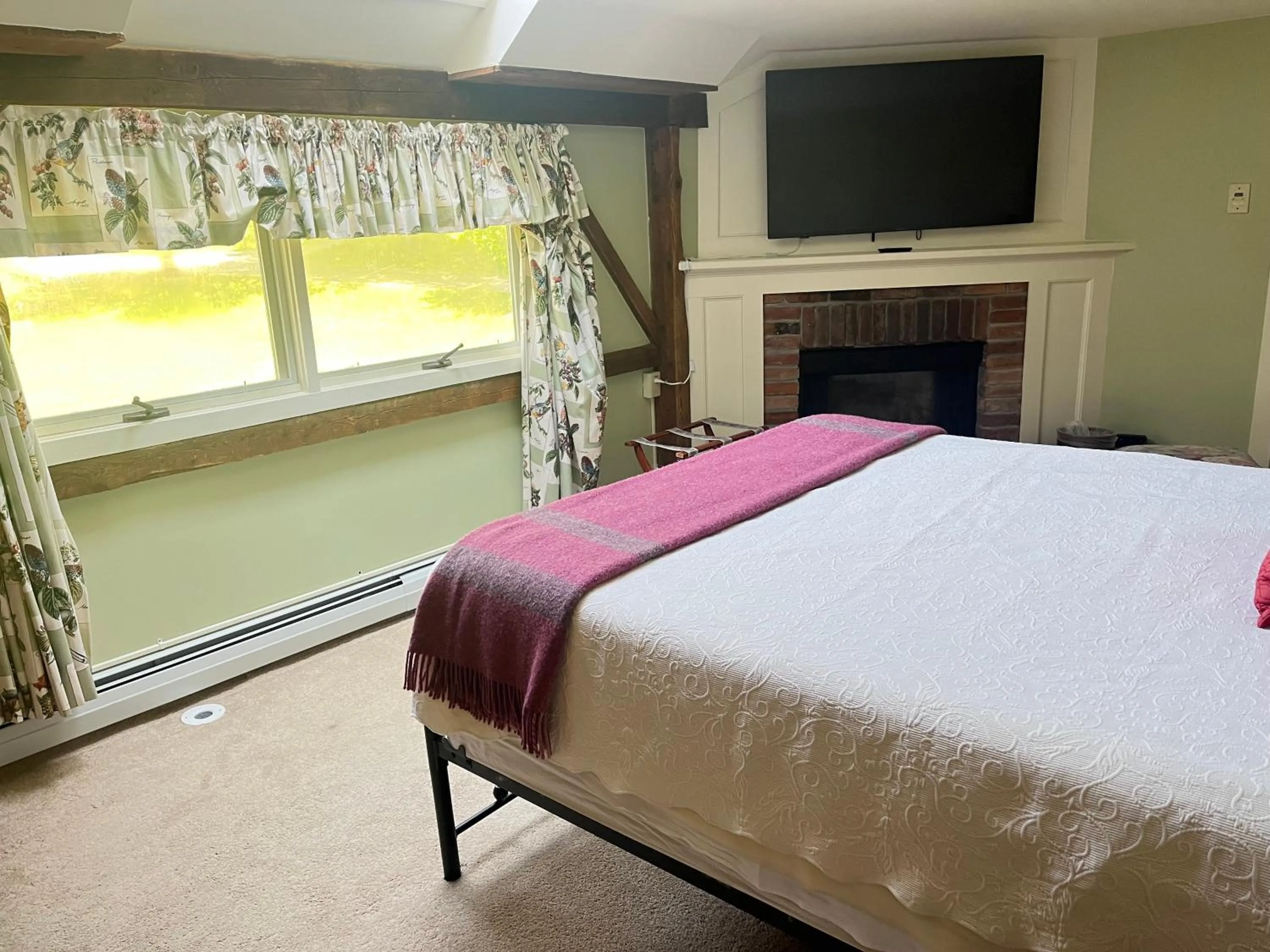 Bed in Windham Hill Inn