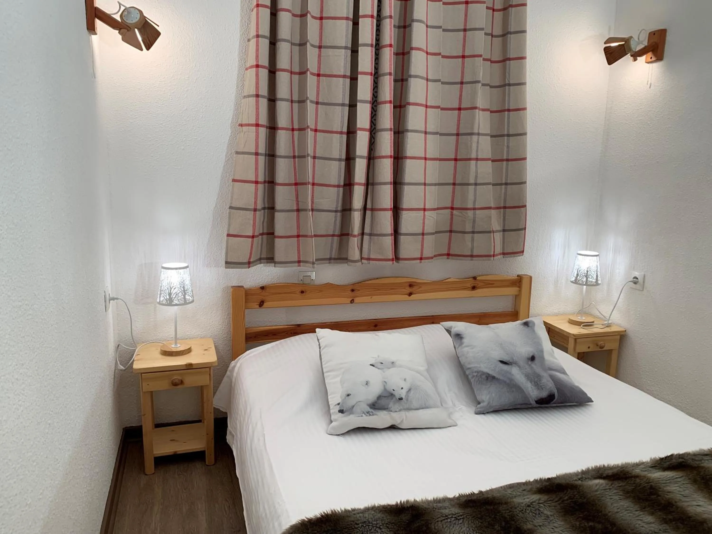 VAUJANYLOCATIONS - Cochette II Apt 12