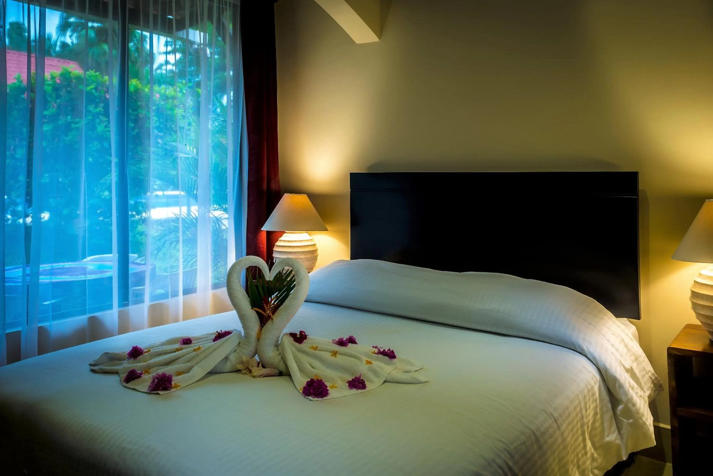 Balcony/Terrace, Bed in Villa Creole