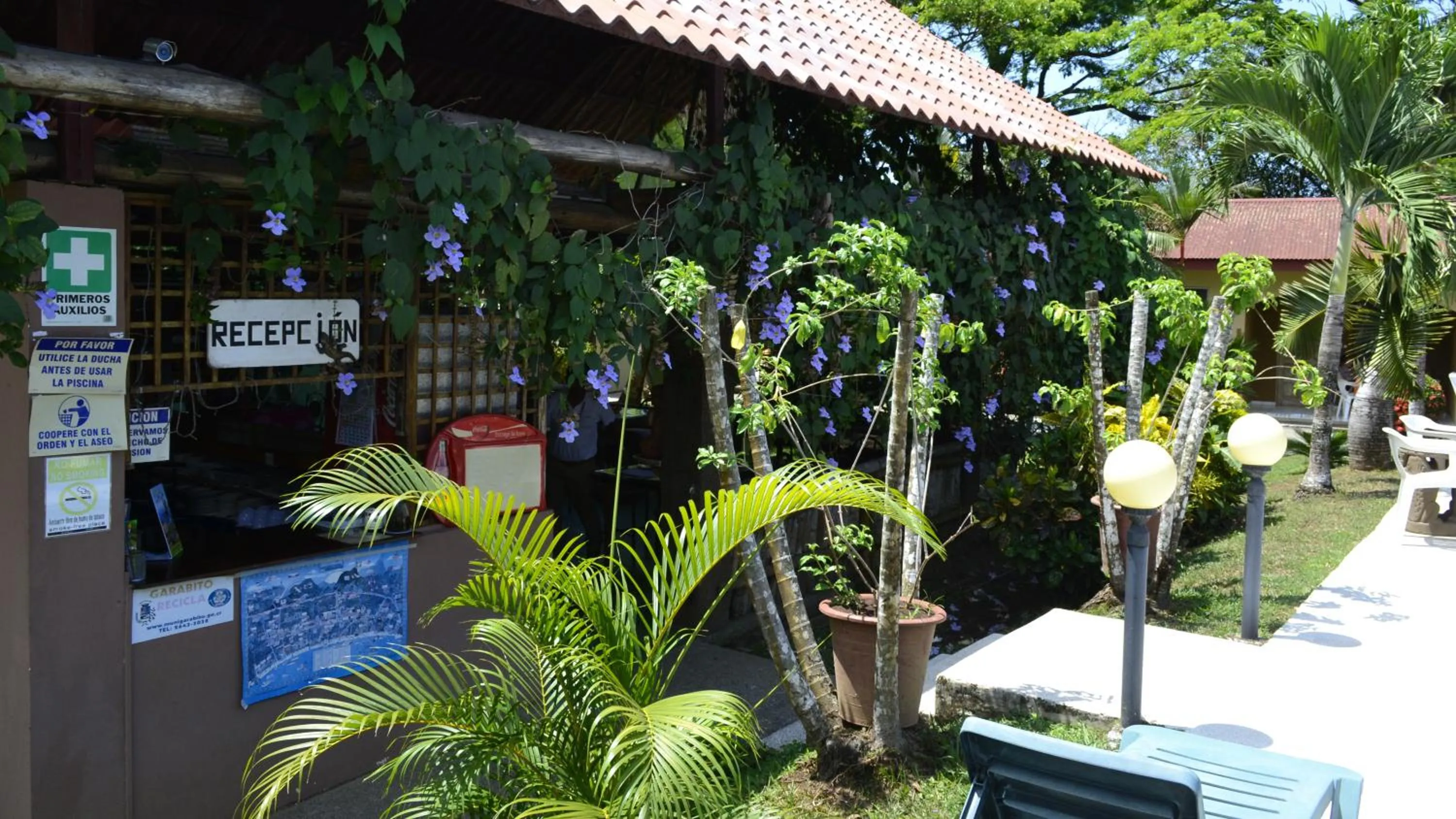 Restaurant/places to eat in Villa Creole