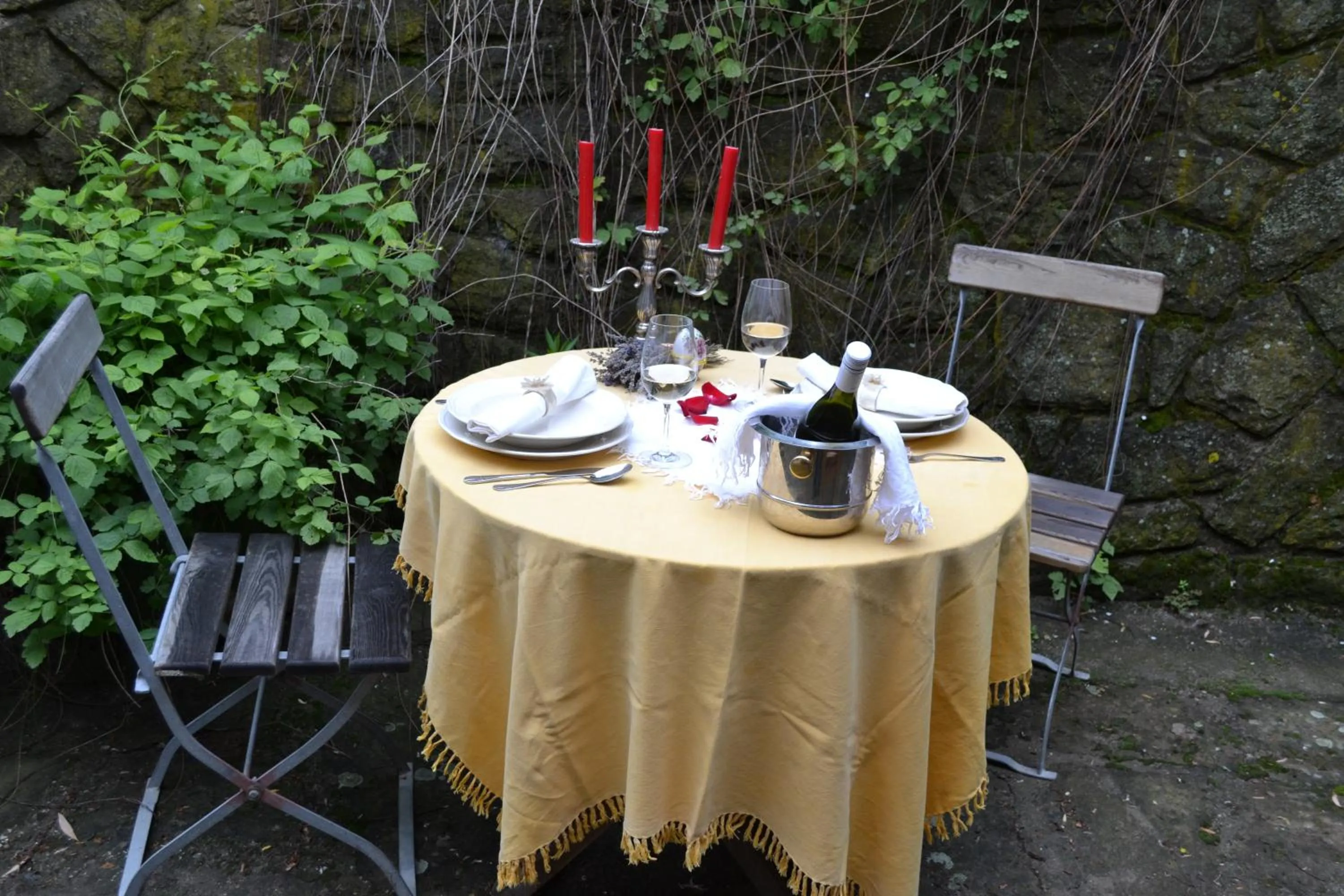 Restaurant/places to eat in Nomad Hotel & Glamping