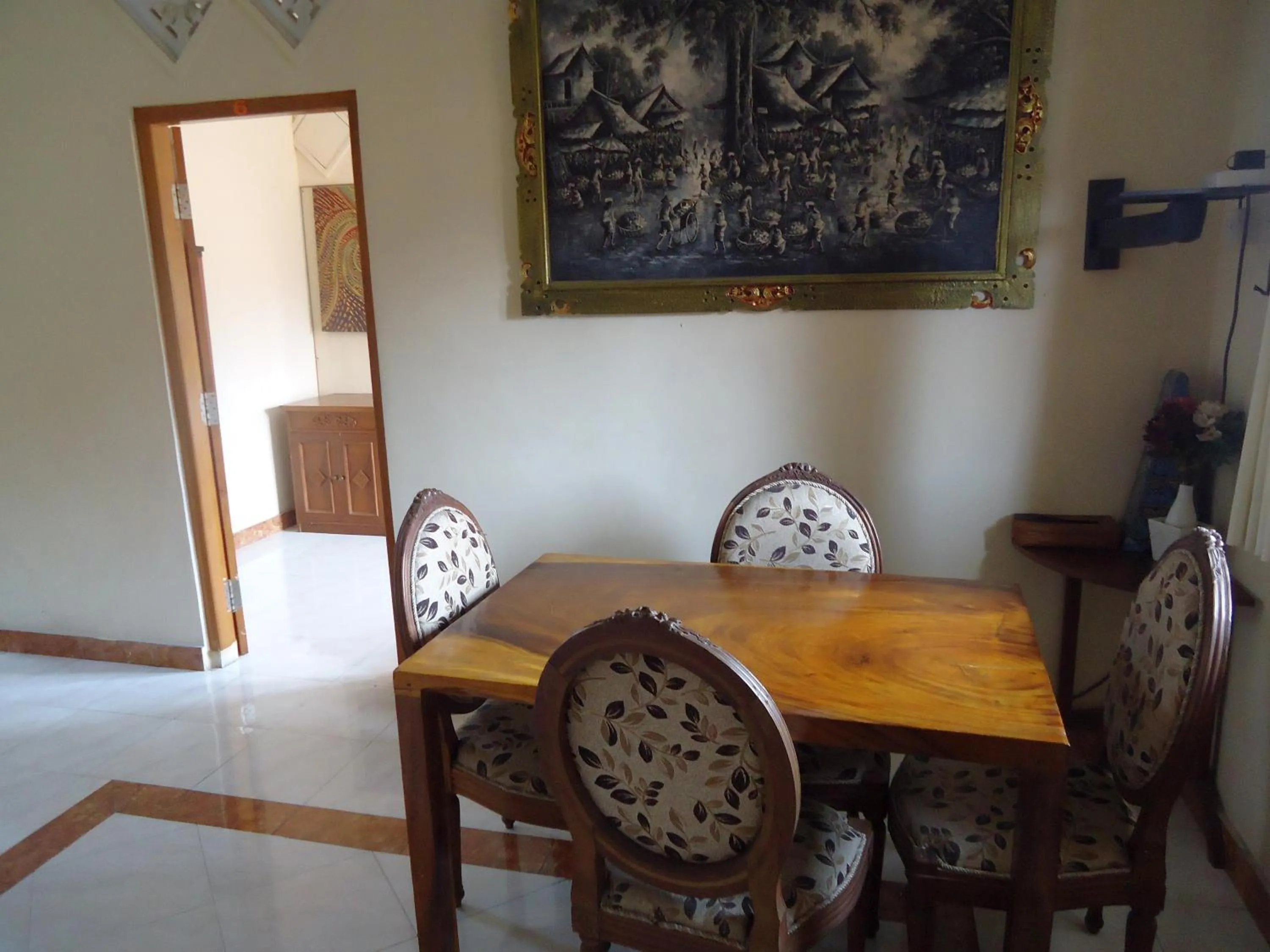 Dining area in The Reinhold Guesthouse Bali