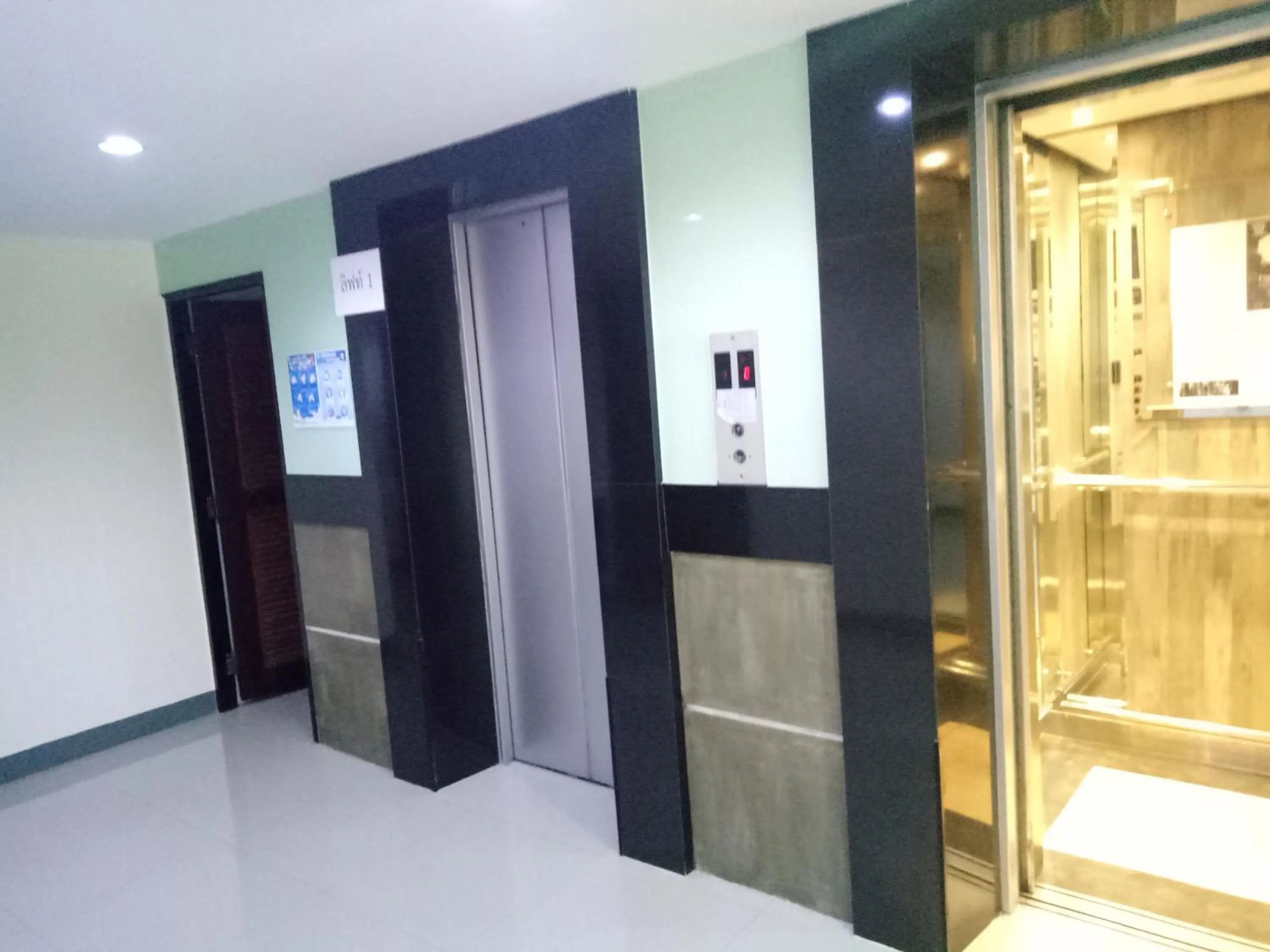 elevator in Komol Residence Bangkok