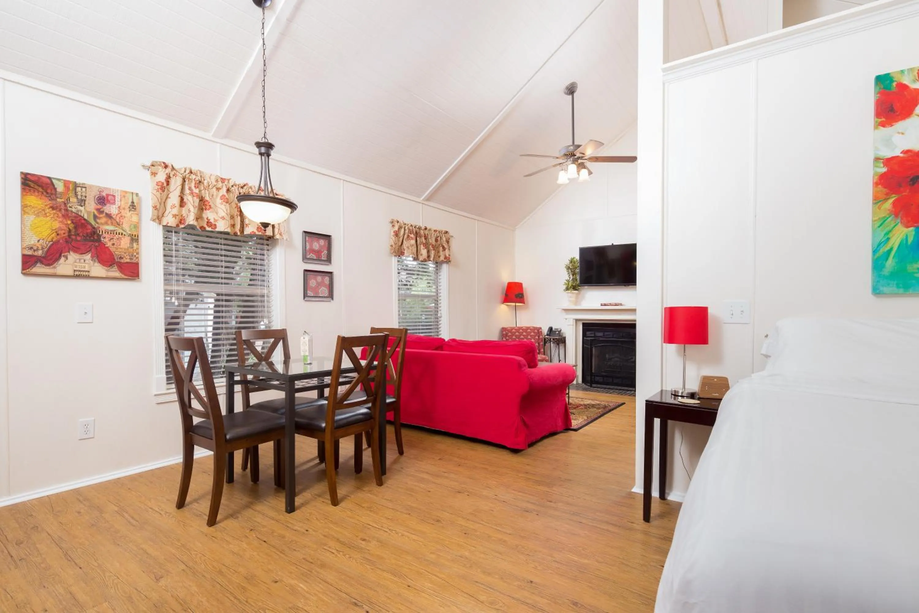 Dining area in Cypress Creek Cottages