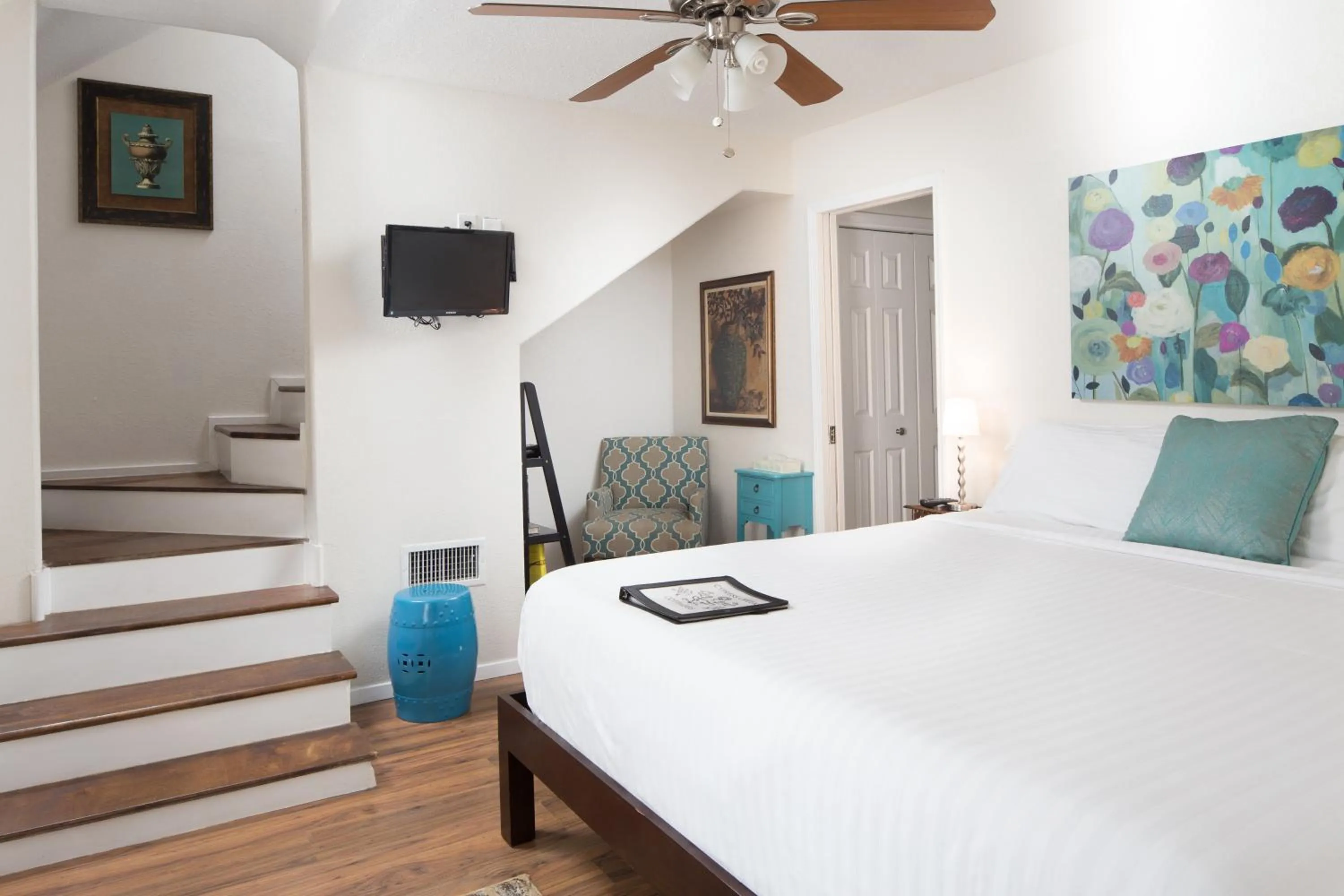 Bed in Cypress Creek Cottages