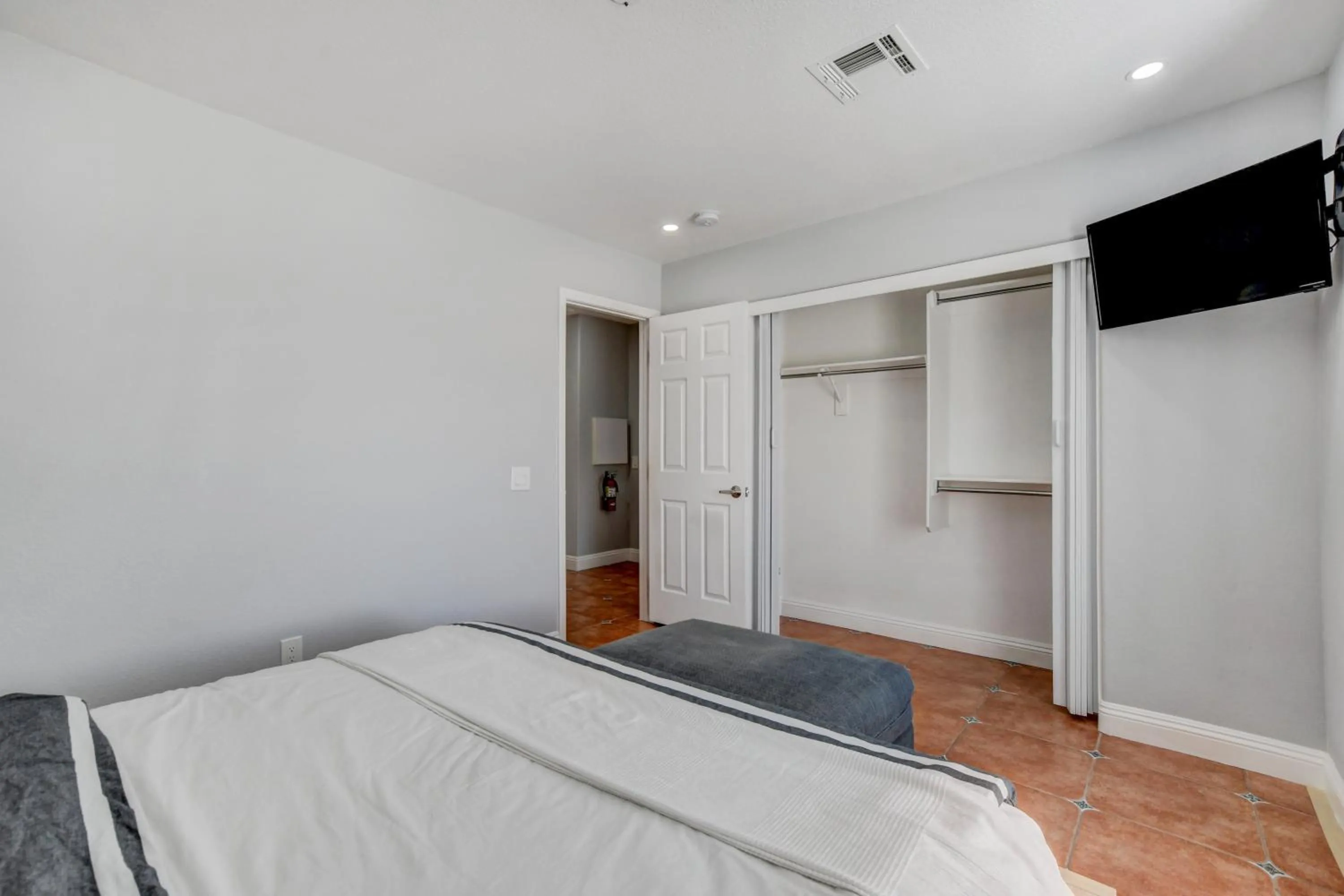 Bedroom, Bed in The Buddha Estate