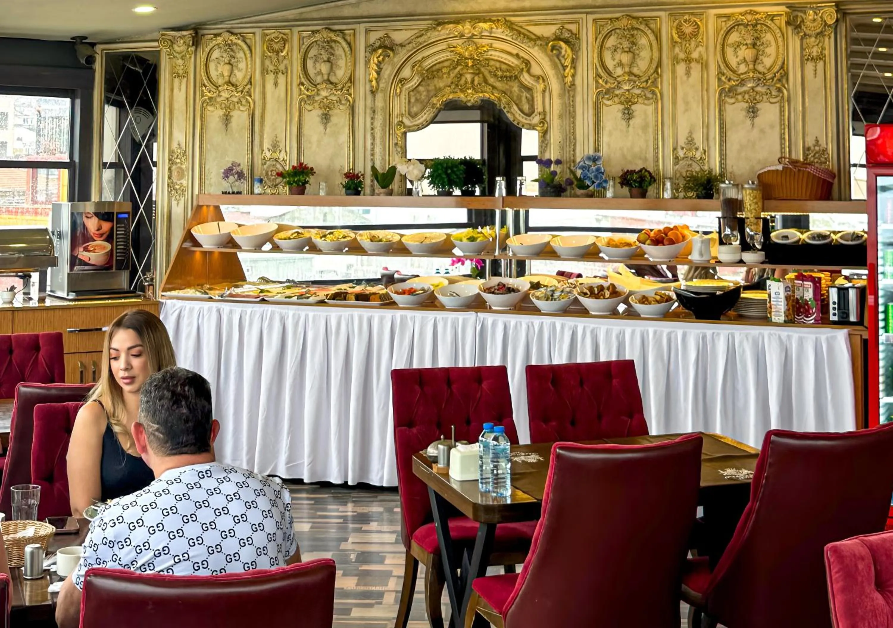 Restaurant/places to eat in Golden Sand Hotel