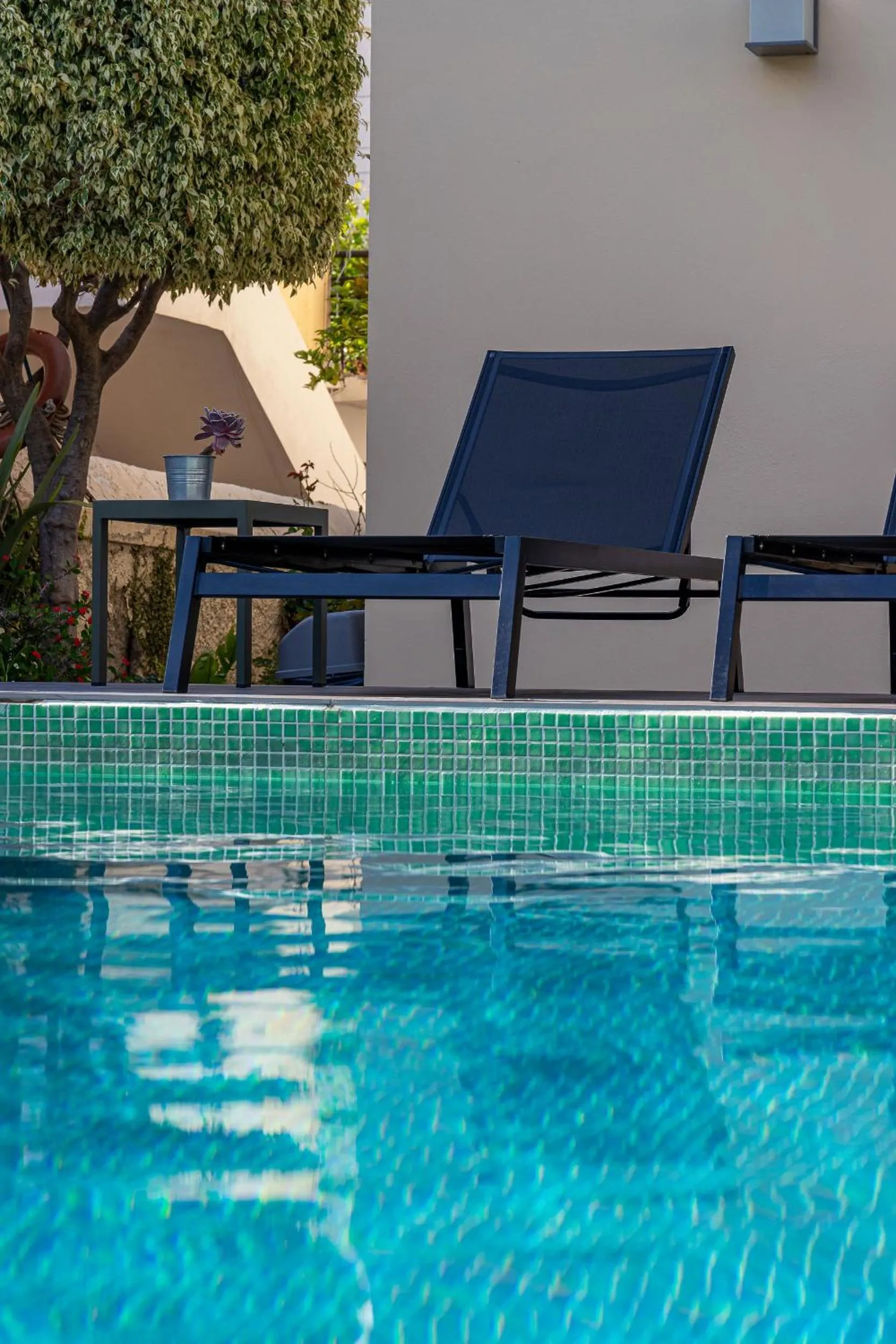 Swimming pool in Creta Elena