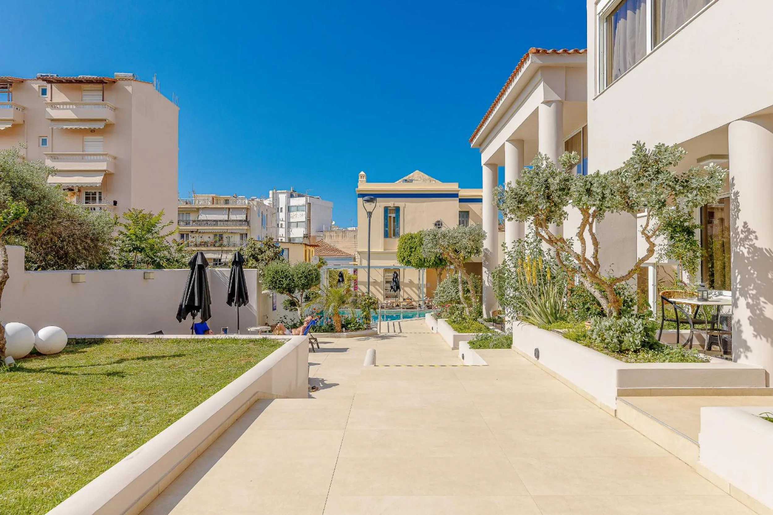 Garden in Creta Elena