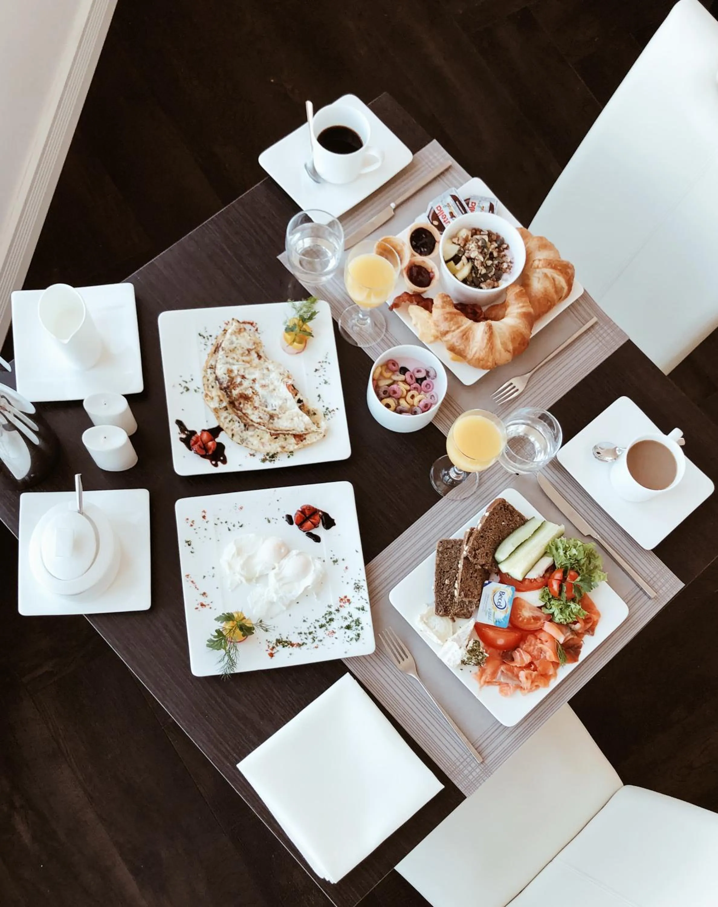 Food and drinks in meergut HOTELS