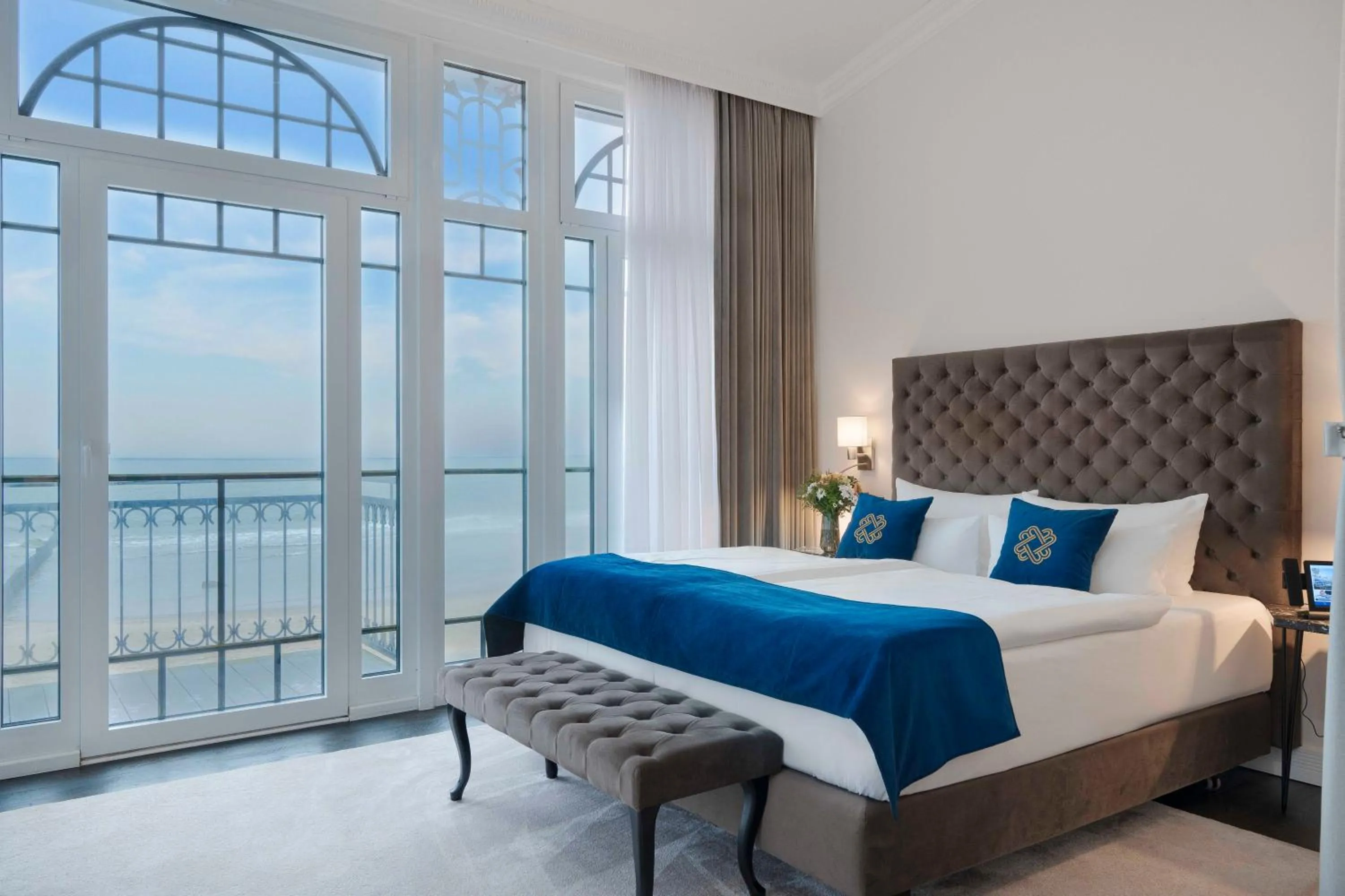 Bed in meergut HOTELS