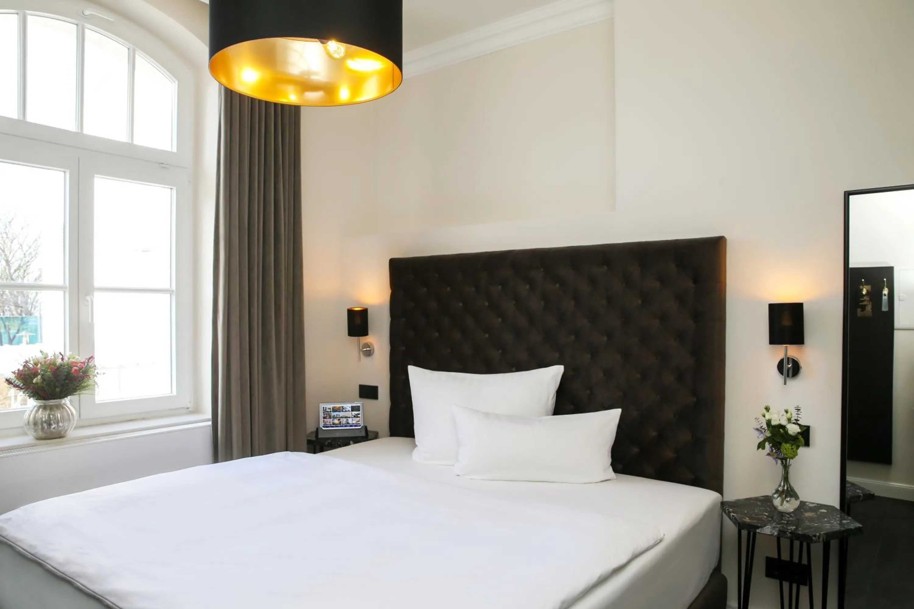 Bed in meergut HOTELS